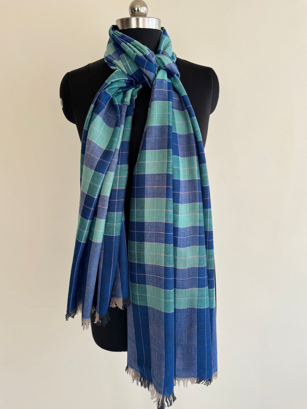Pashmina Handloom woven check shawl size 100 x 200 Cm