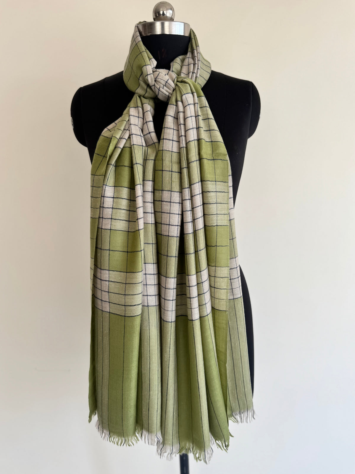 Pashmina Handloom woven check shawl size 100 x 200 Cm