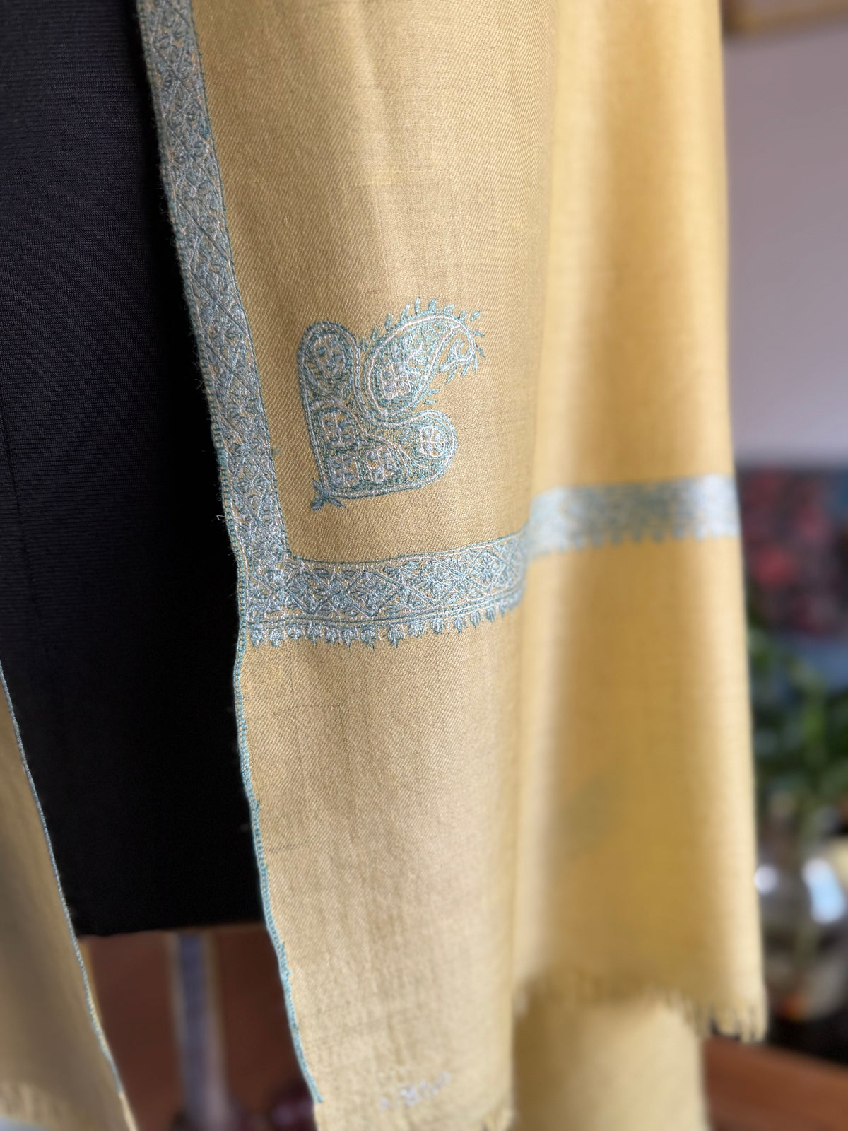 Pashmina Handloom Mustard sozni Embroidery shawl 101 x 204 Cm