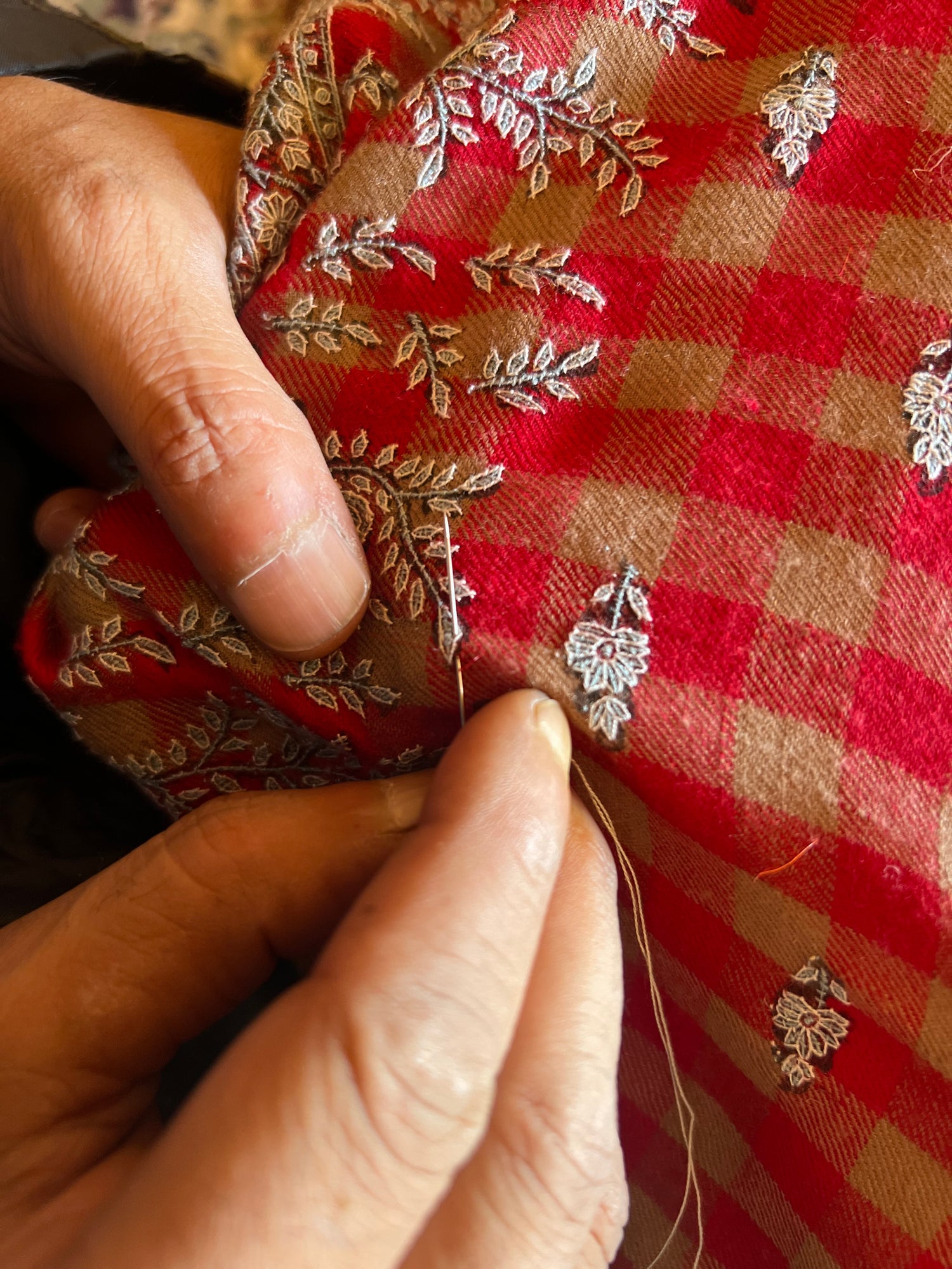 EMBROIDERED PASHMINA