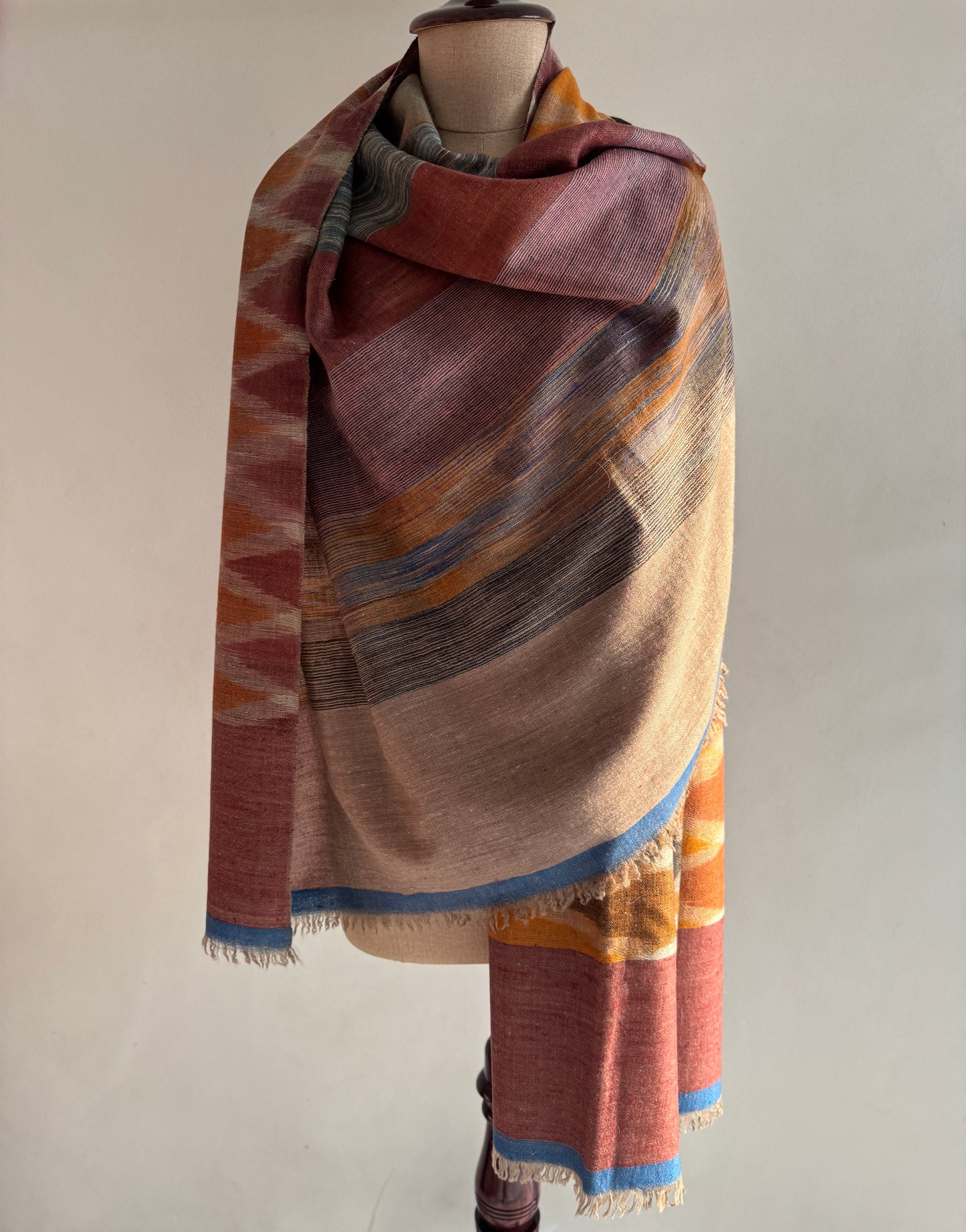 Pashmina Handloom woven Ikat Reversible shawl size 100 x 200 Cm