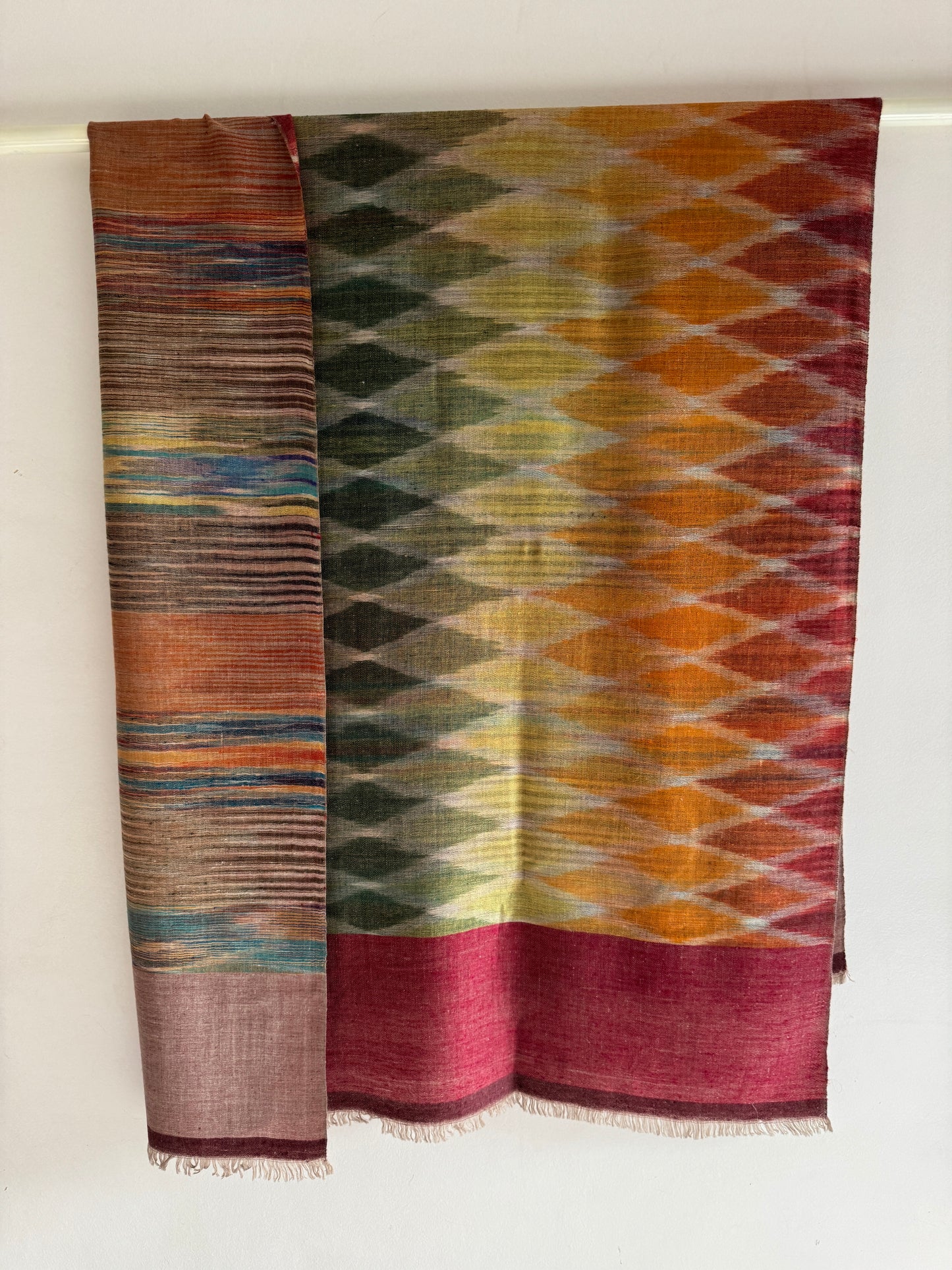 Pashmina Handloom woven Ikat Reversible shawl size 100 x 200 Cm