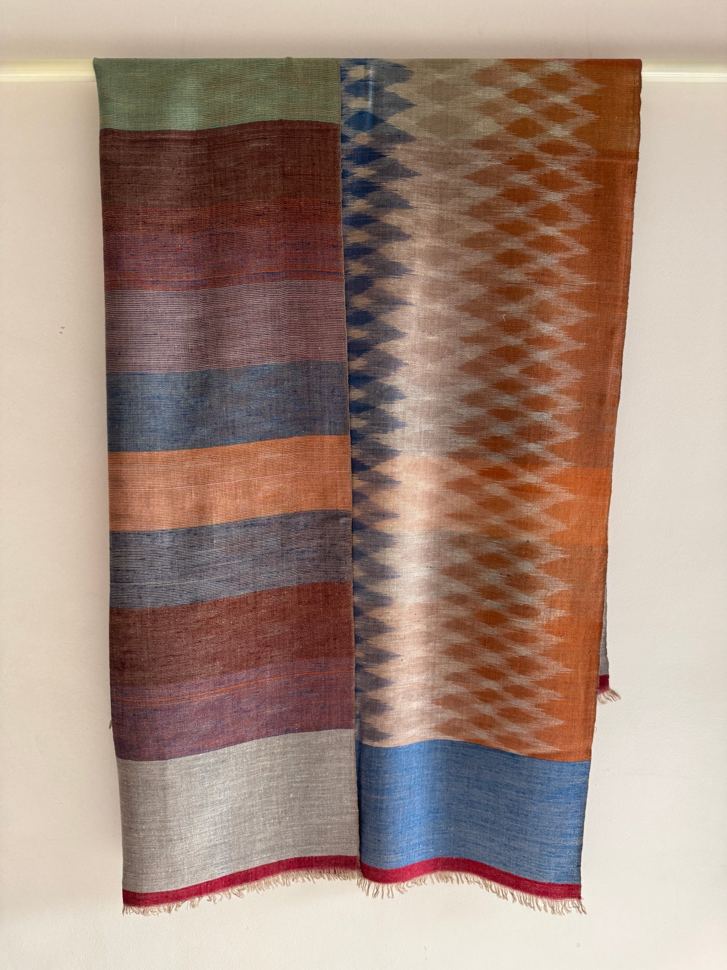 Pashmina Handloom woven Ikat Reversible shawl size 100 x 200 Cm
