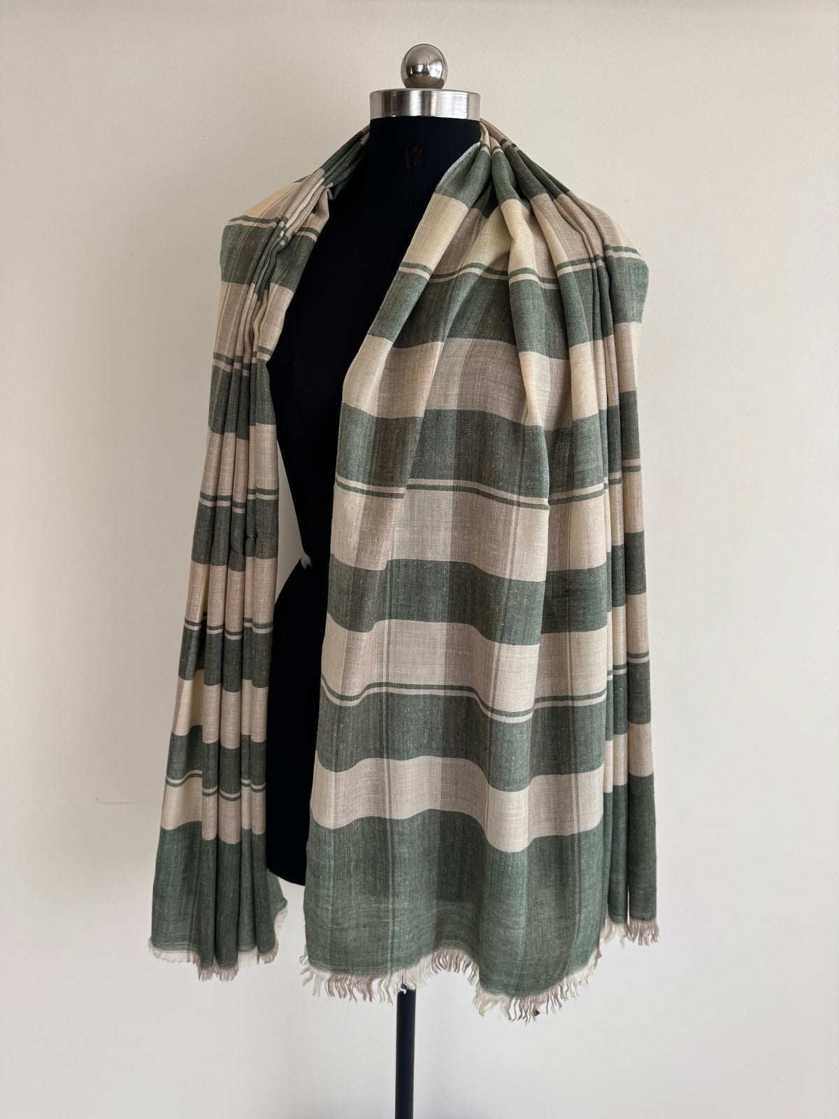 Pashmina Handloom woven check shawl size 100 x 200 Cm