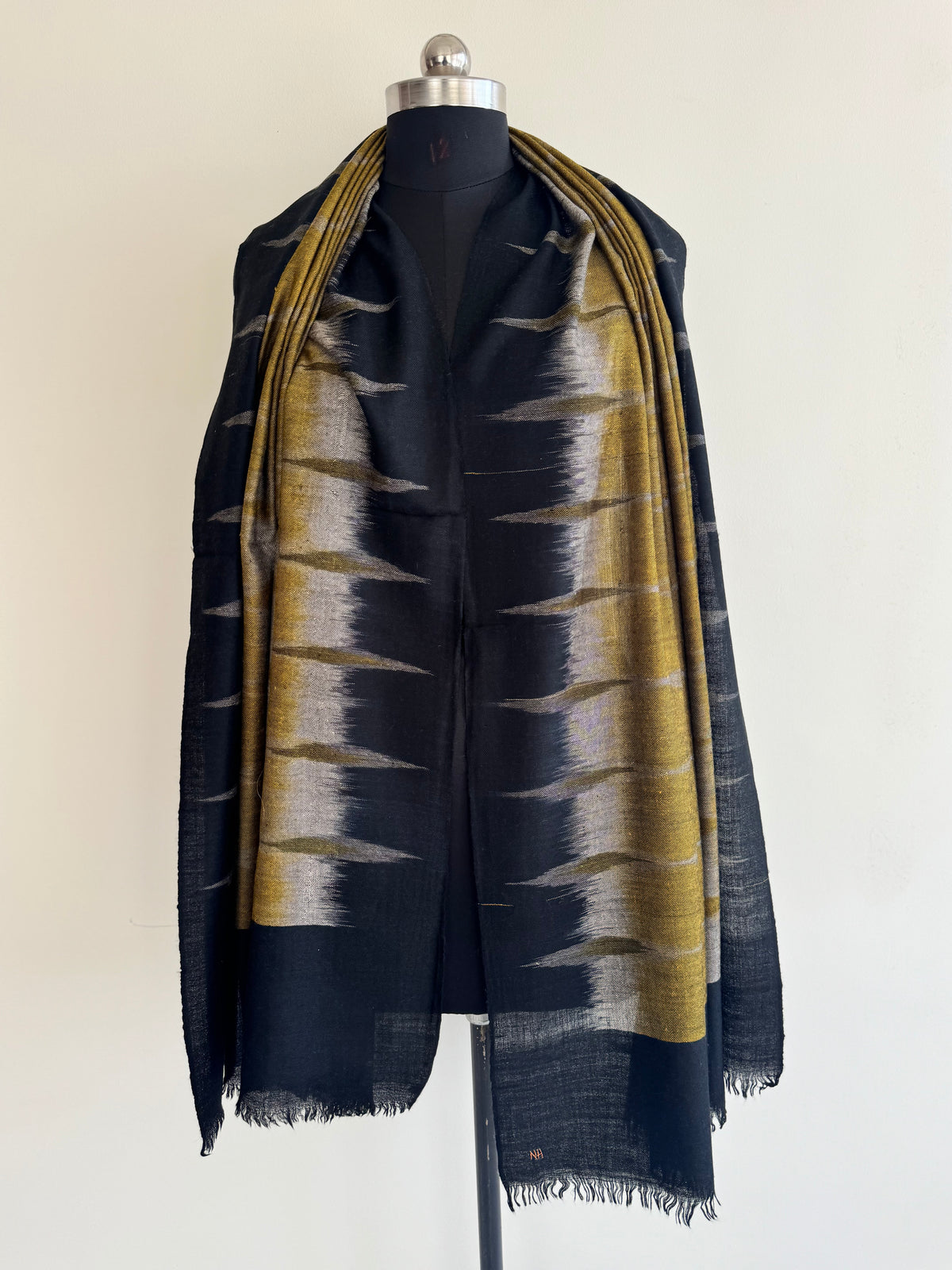 Pashmina Handloom woven ikat shawl size 100 x 200 Cm