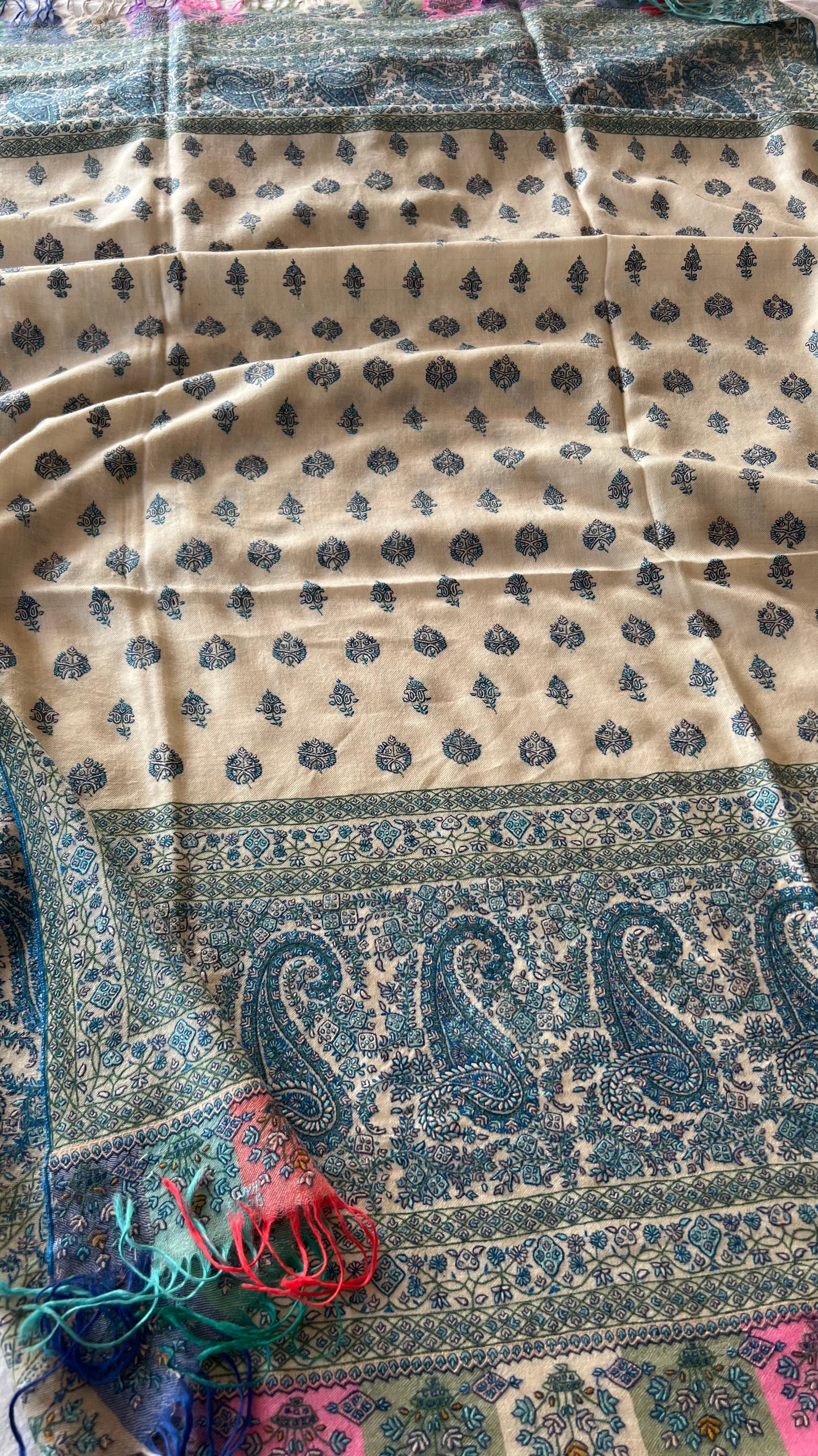 Timeless Sozni Hand embroidery on Ivory Pure Pashmina Shawl