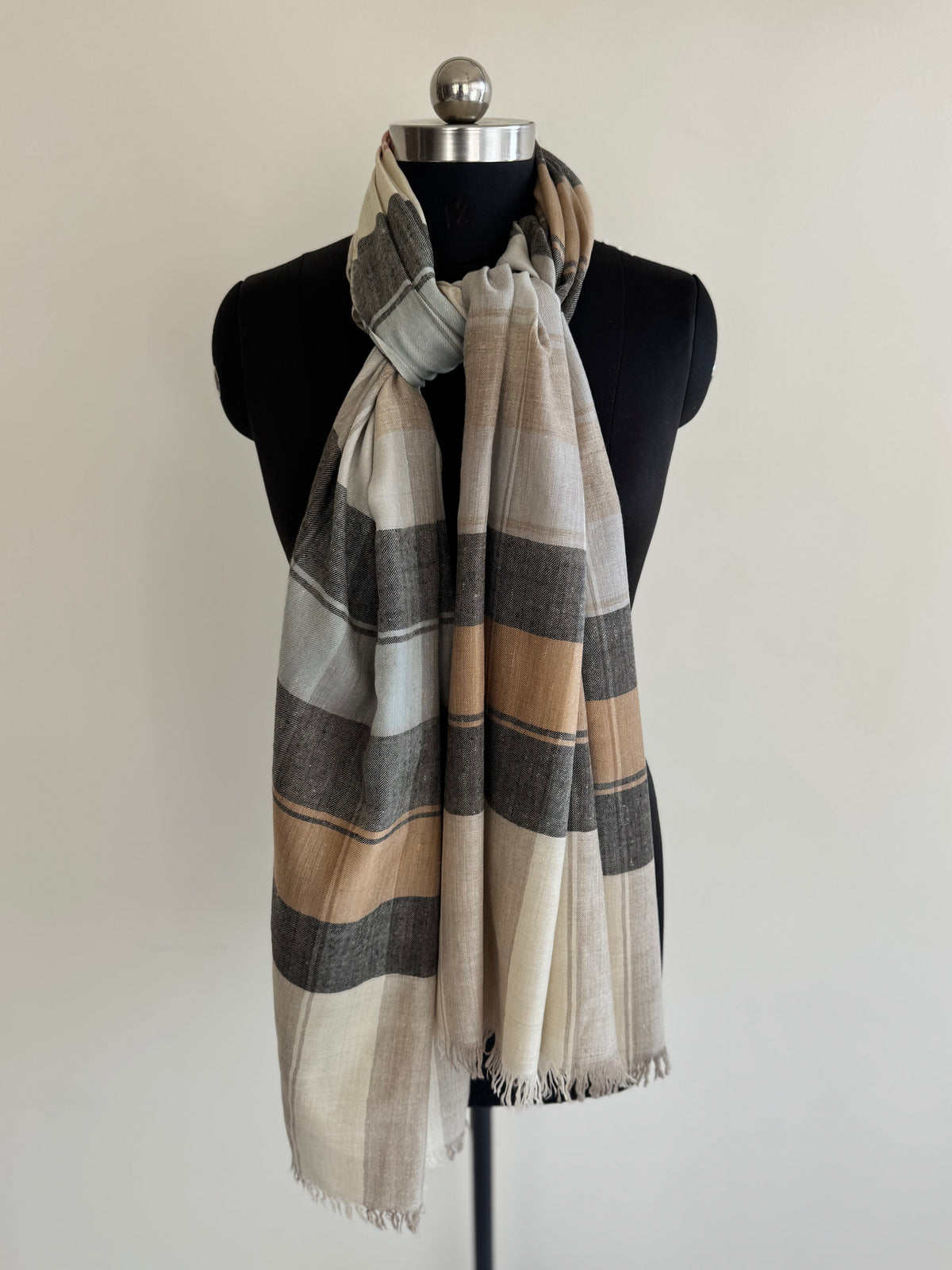 Pashmina Handloom woven check shawl size 100 x 200 Cm
