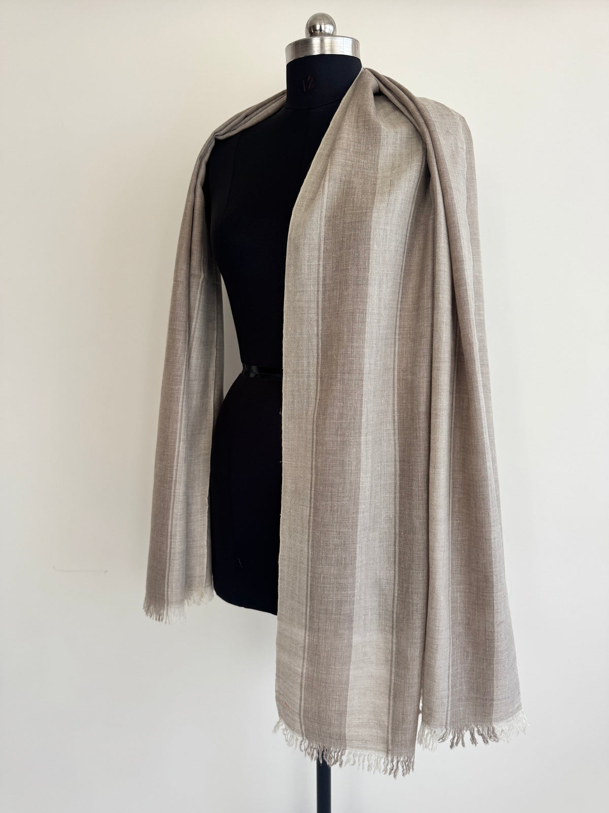 Pashmina Handloom woven check shawl size 100 x 200 Cm