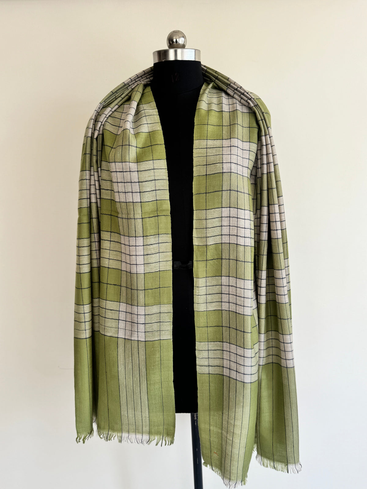 Pashmina Handloom woven check shawl size 100 x 200 Cm