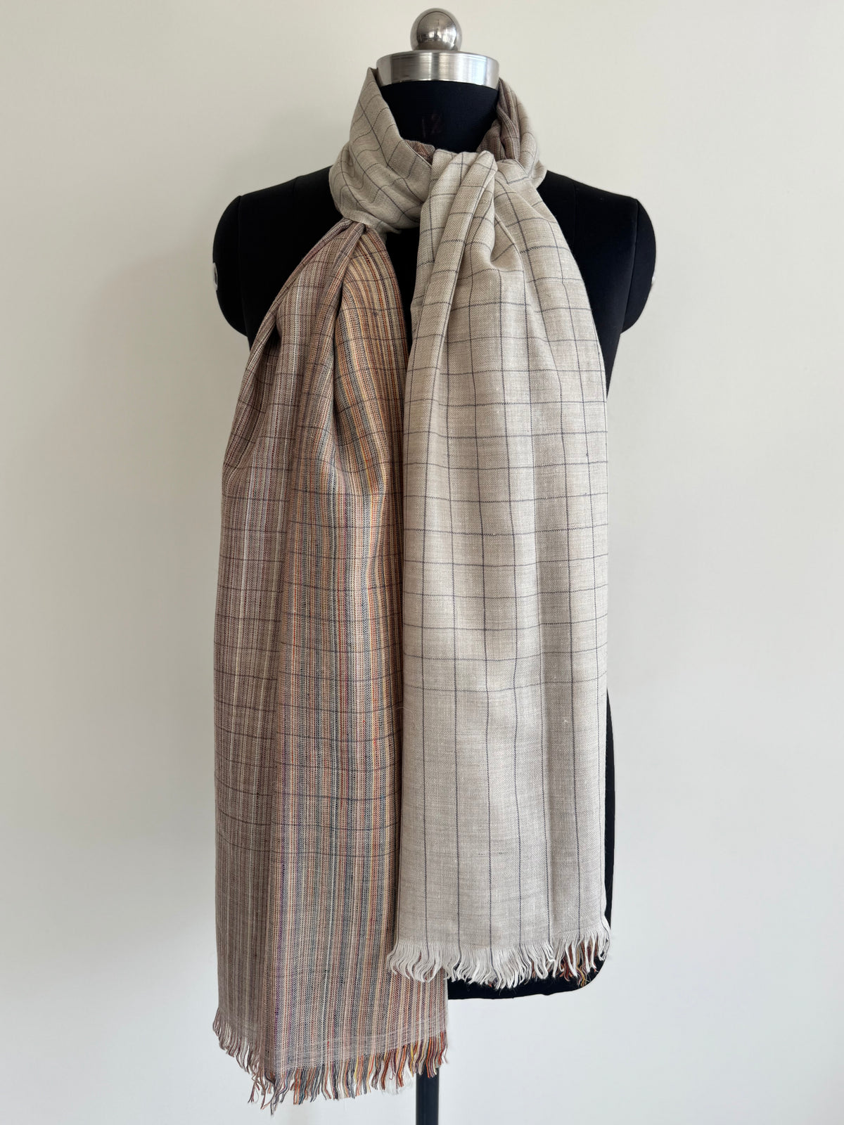 Pashmina Handloom woven check shawl size 100 x 200 Cm