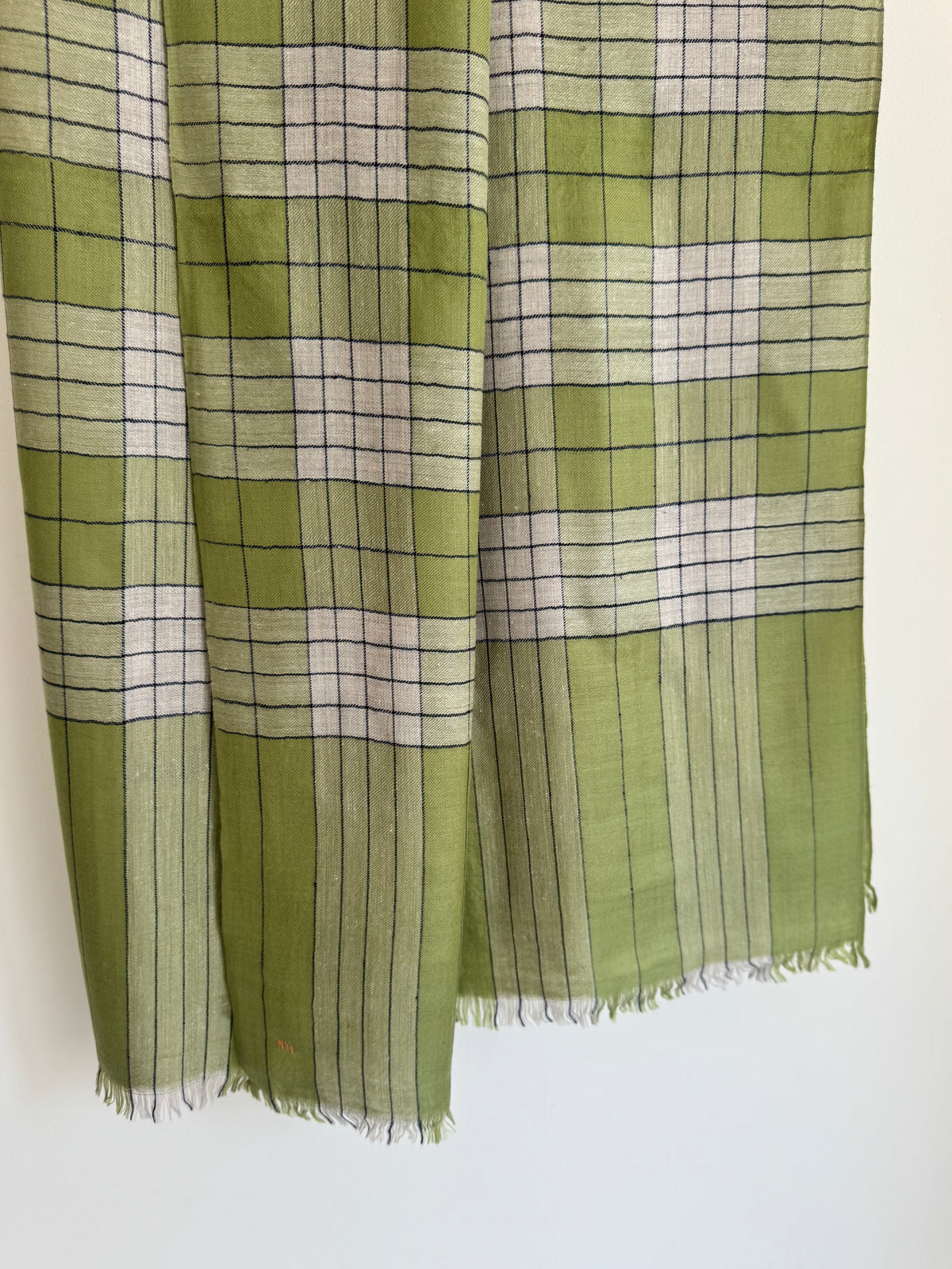 Pashmina Handloom woven check shawl size 100 x 200 Cm