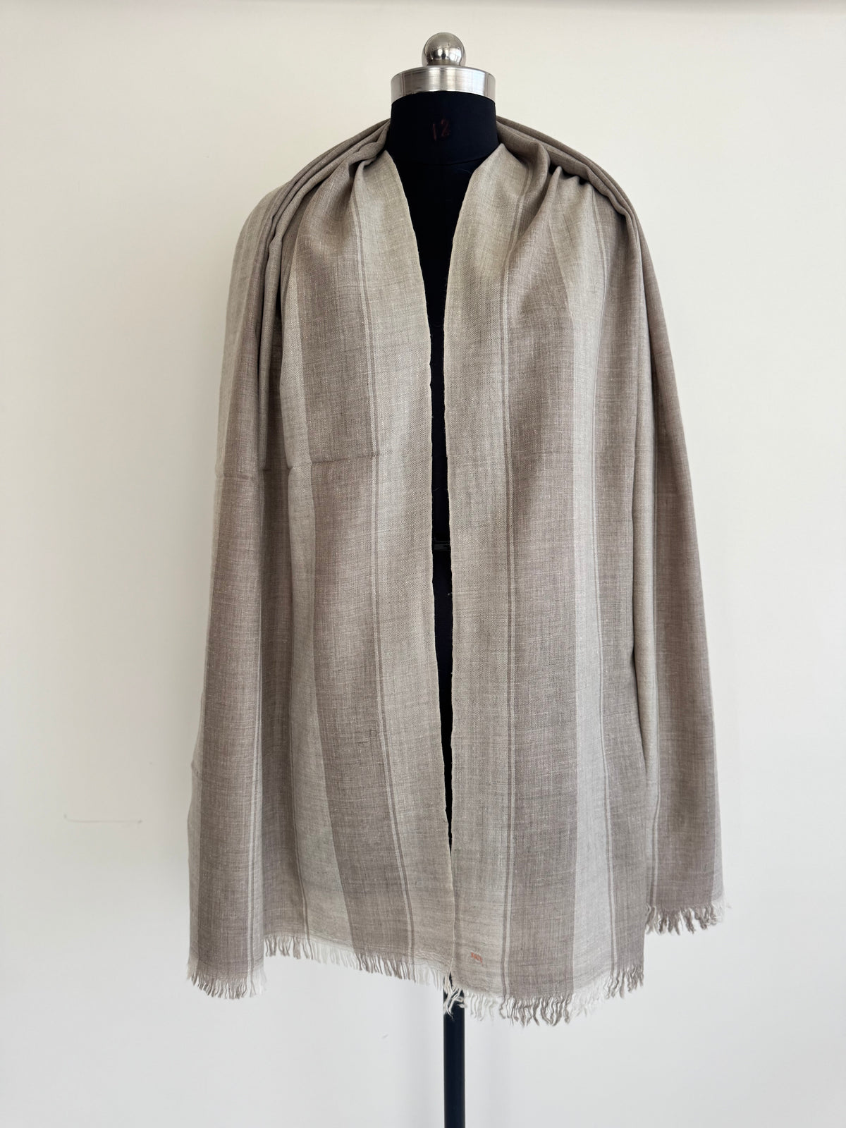 Pashmina Handloom woven check shawl size 100 x 200 Cm