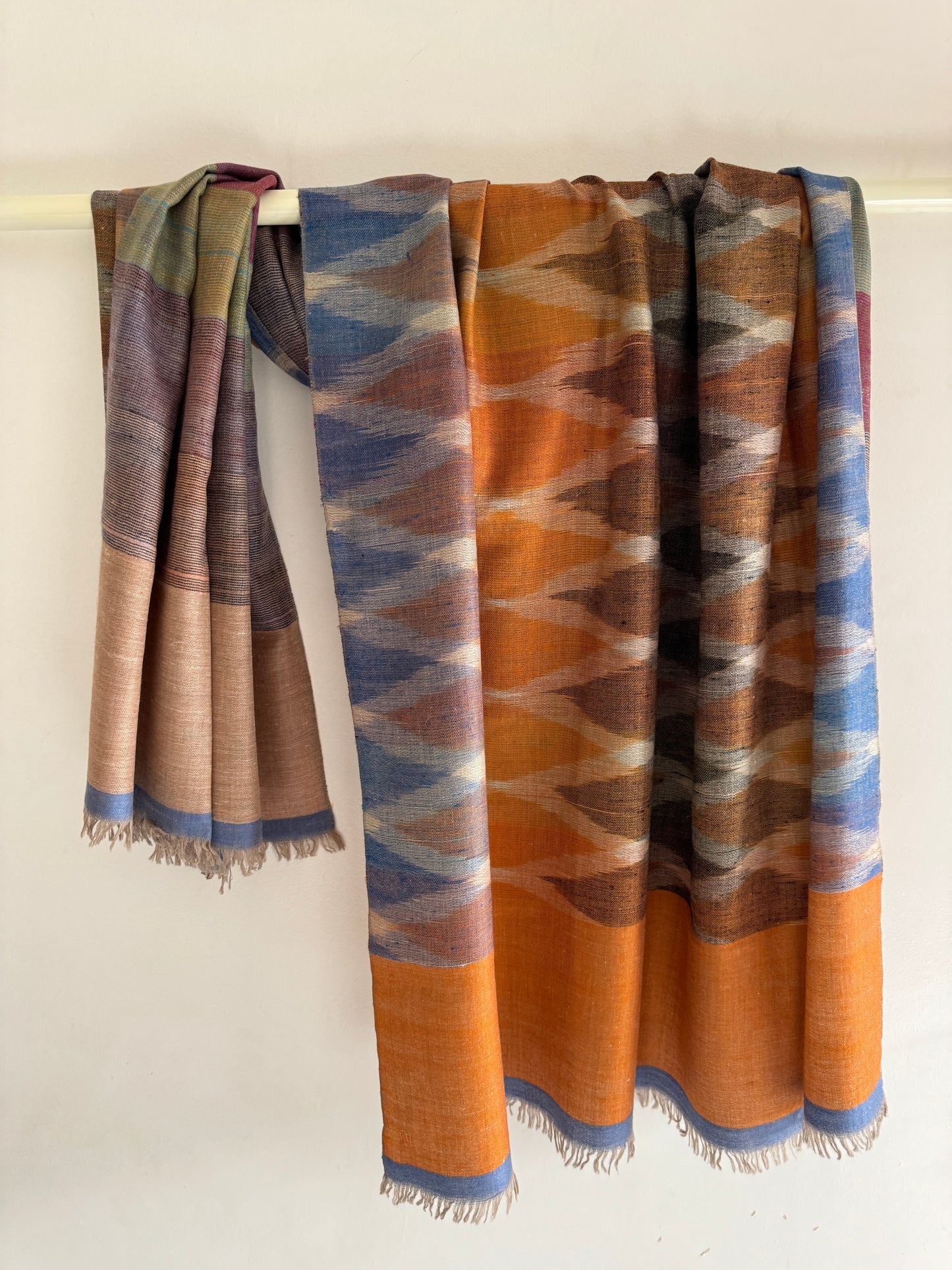 Pashmina Handloom woven Ikat Reversible shawl size 100 x 200 Cm