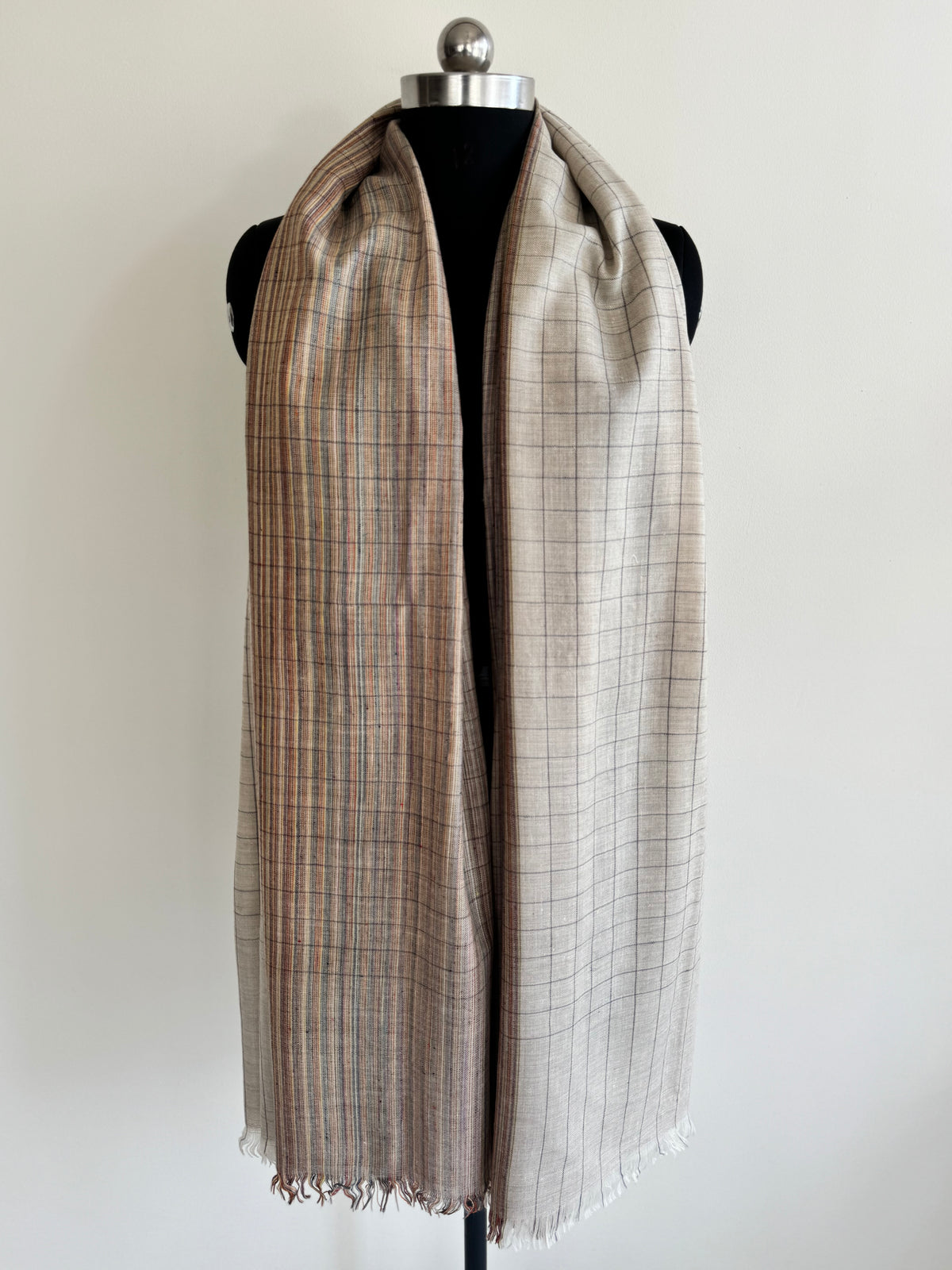 Pashmina Handloom woven check shawl size 100 x 200 Cm