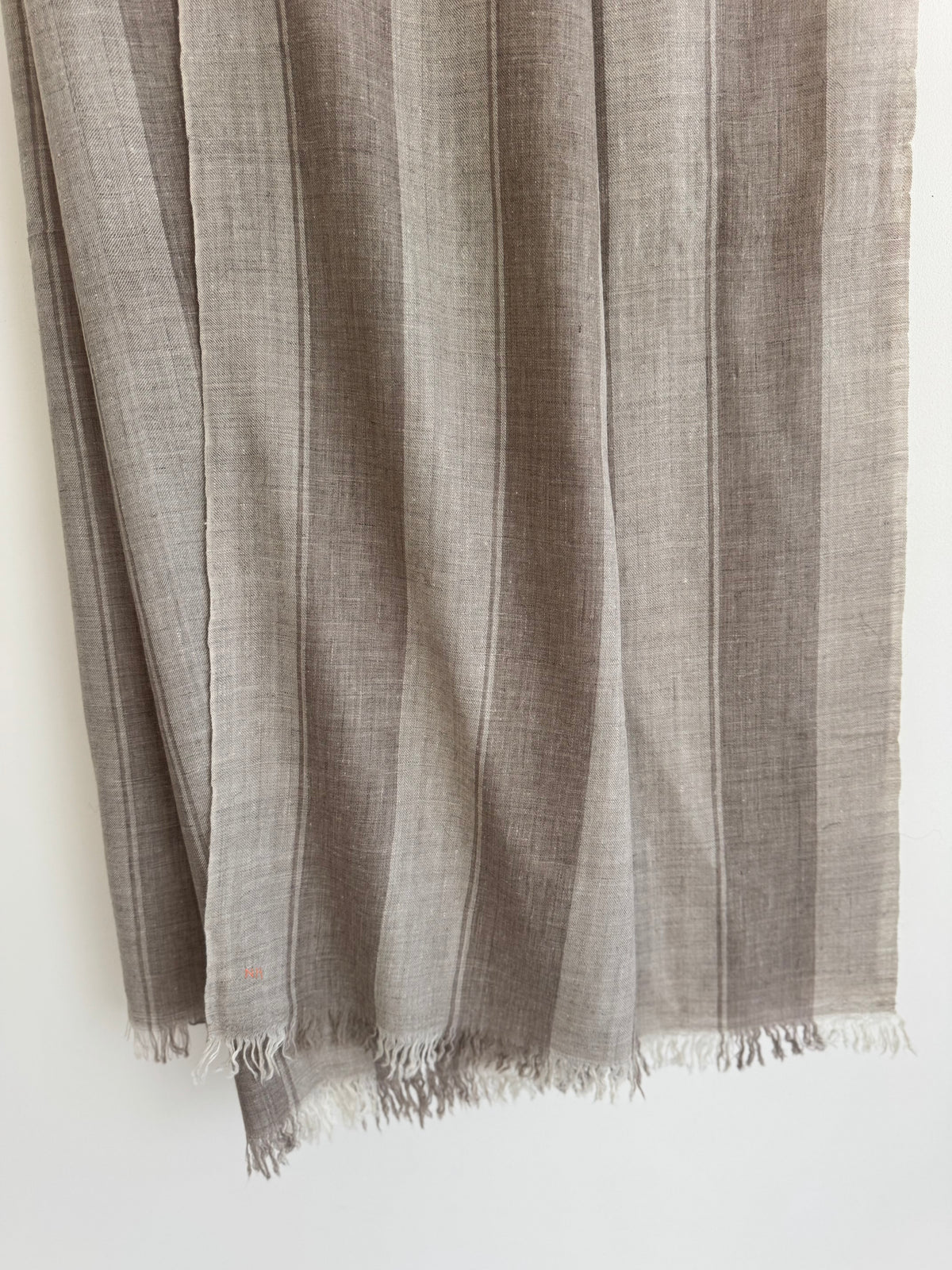 Pashmina Handloom woven check shawl size 100 x 200 Cm
