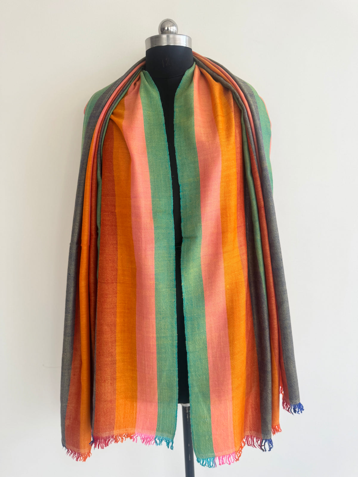 Pashmina Handloom woven check shawl size 100 x 200 Cm