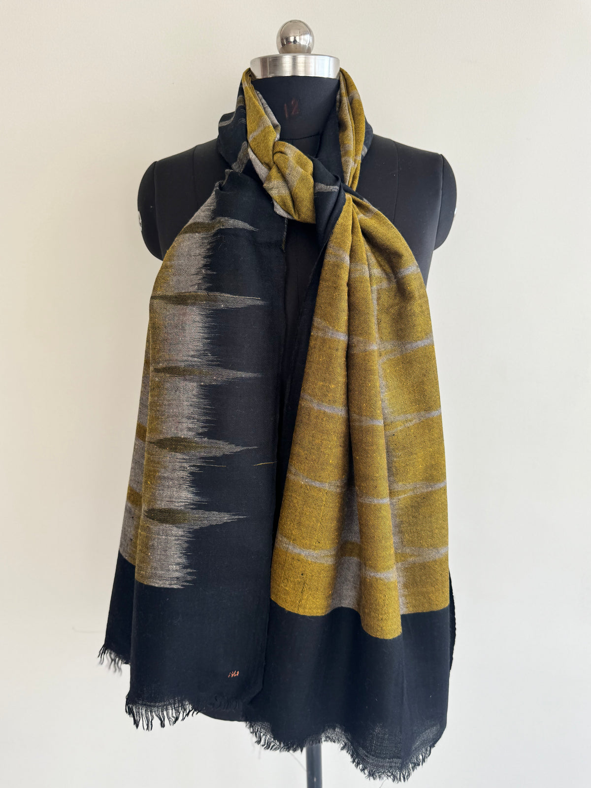 Pashmina Handloom woven ikat shawl size 100 x 200 Cm