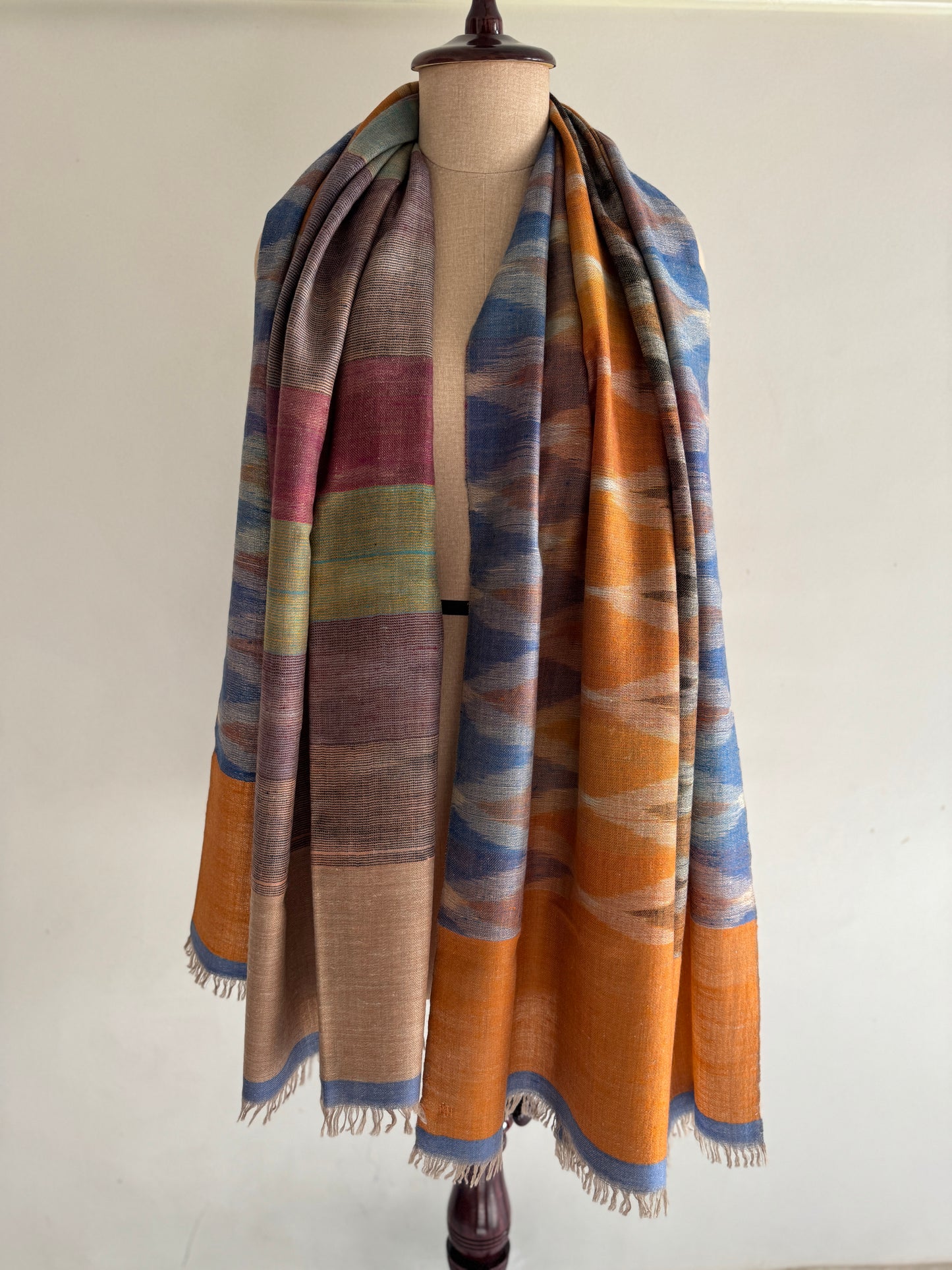 Pashmina Handloom woven Ikat Reversible shawl size 100 x 200 Cm