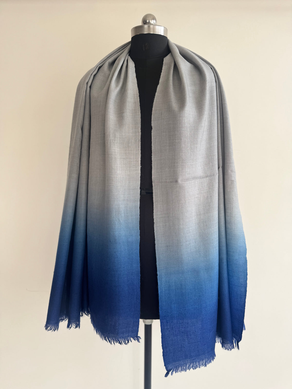 Pashmina Handloom woven ombre shawl size 100 x 200 Cm