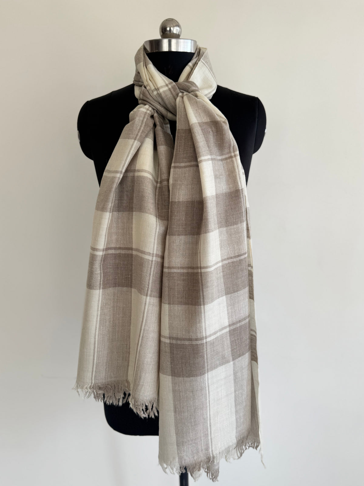 Pashmina Handloom woven check shawl size 100 x 200 Cm