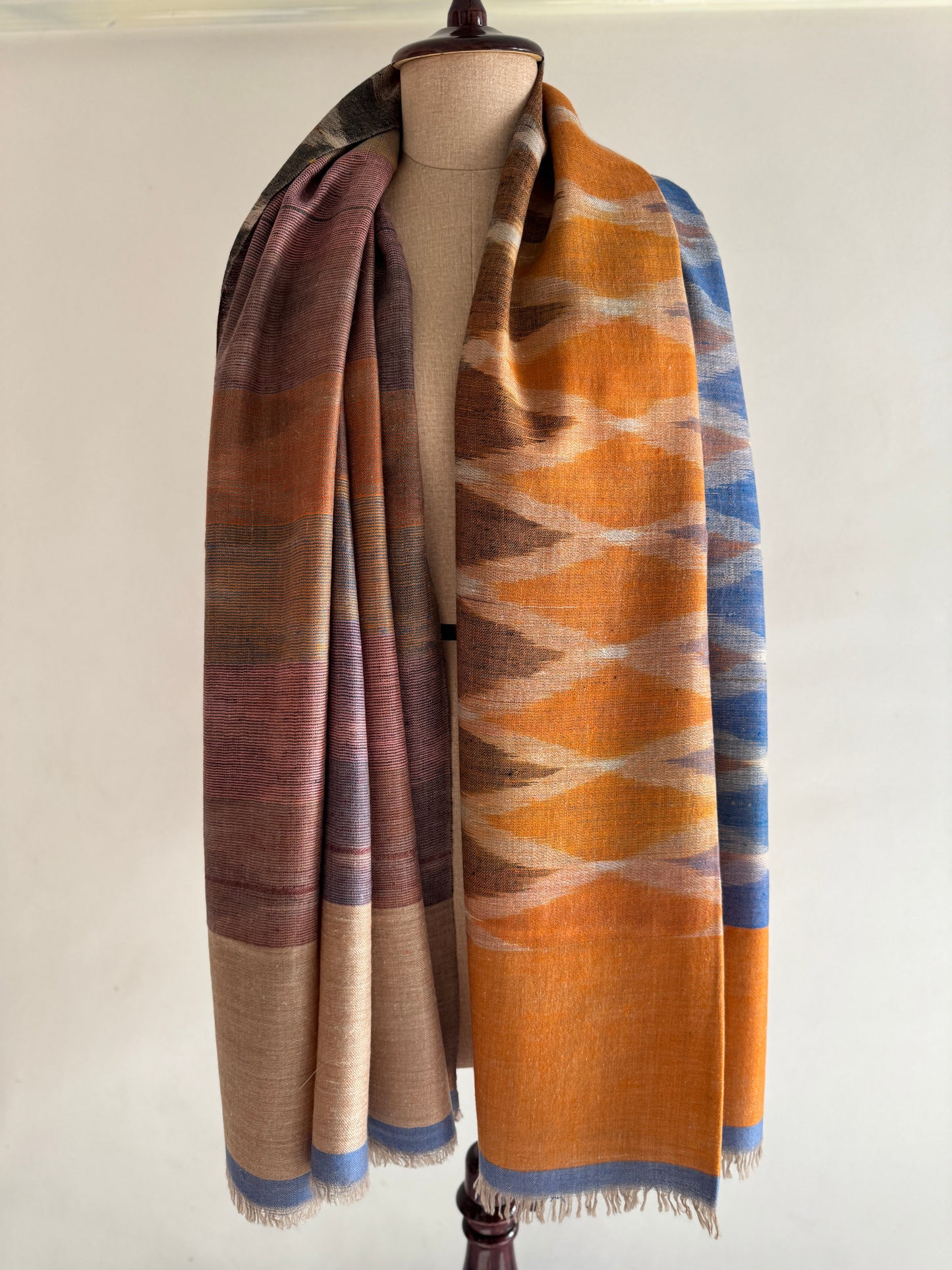 Pashmina Handloom woven Ikat Reversible shawl size 100 x 200 Cm