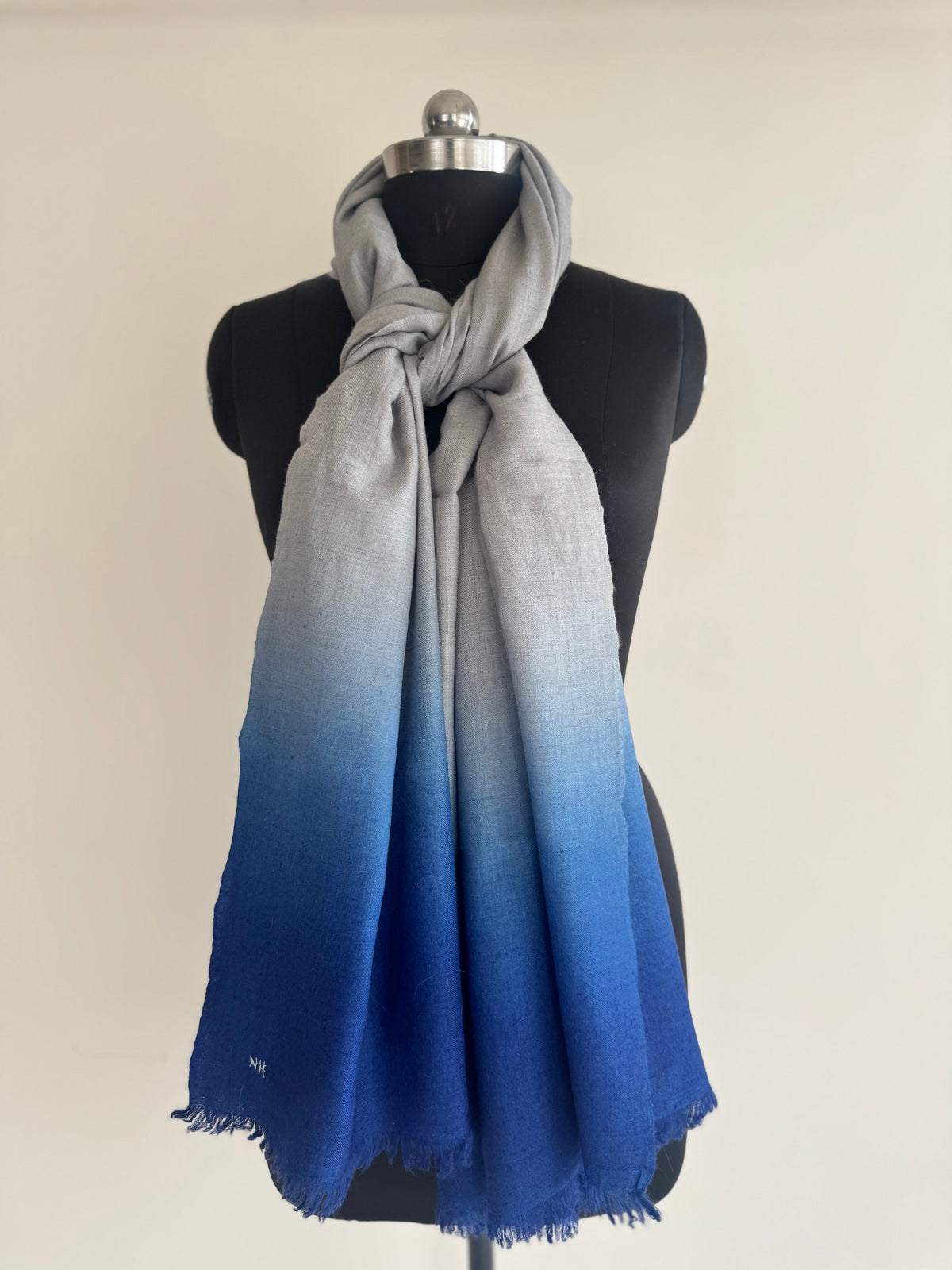 Pashmina Handloom woven ombre shawl size 100 x 200 Cm