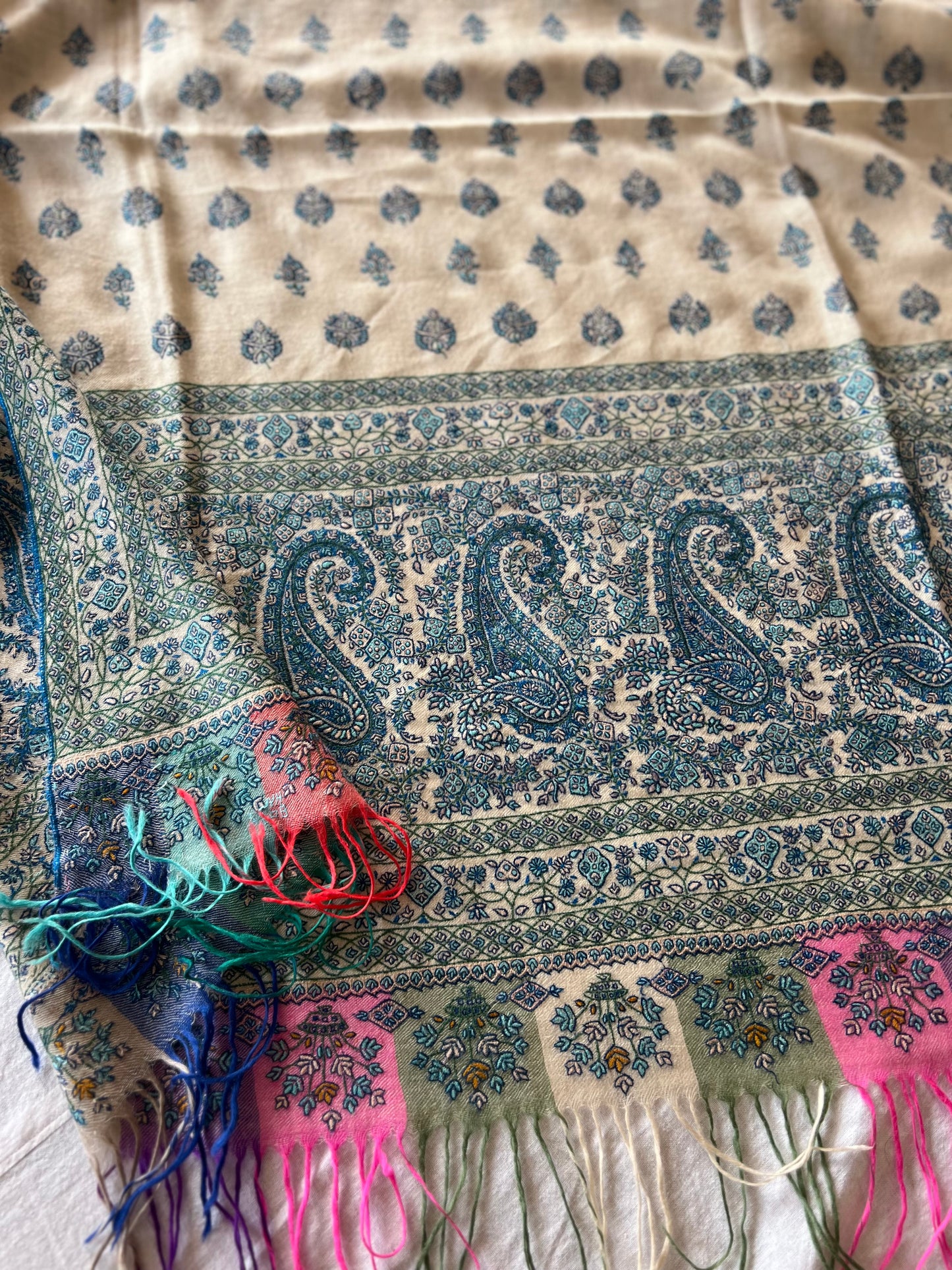 Timeless Sozni Hand embroidery on Ivory Pure Pashmina Shawl