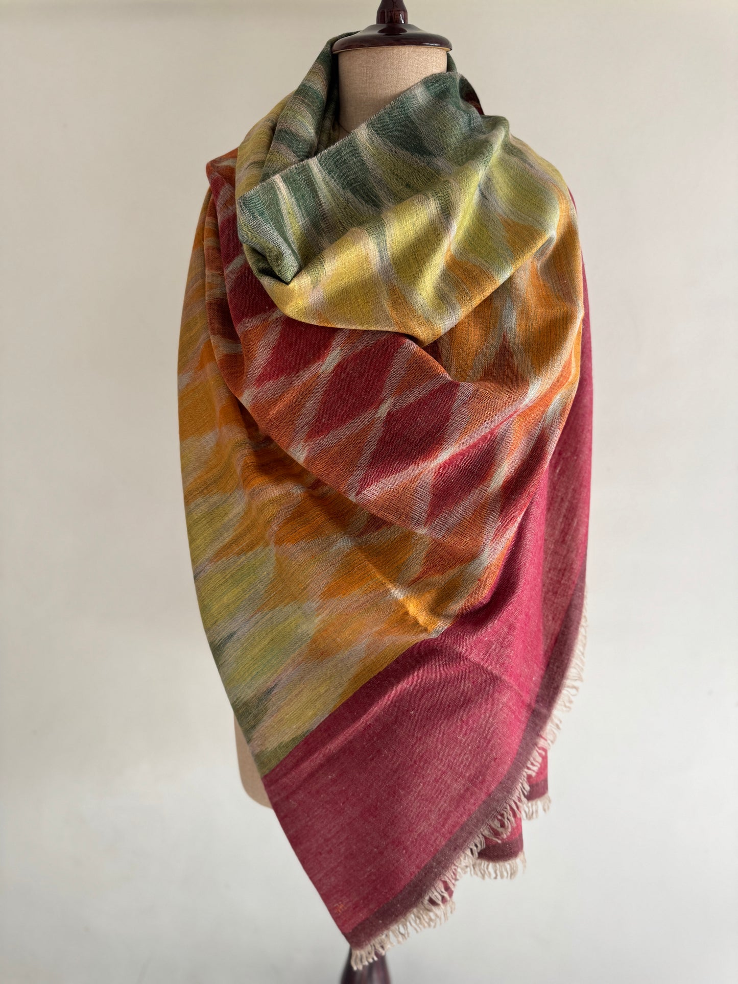 Pashmina Handloom woven Ikat Reversible shawl size 100 x 200 Cm