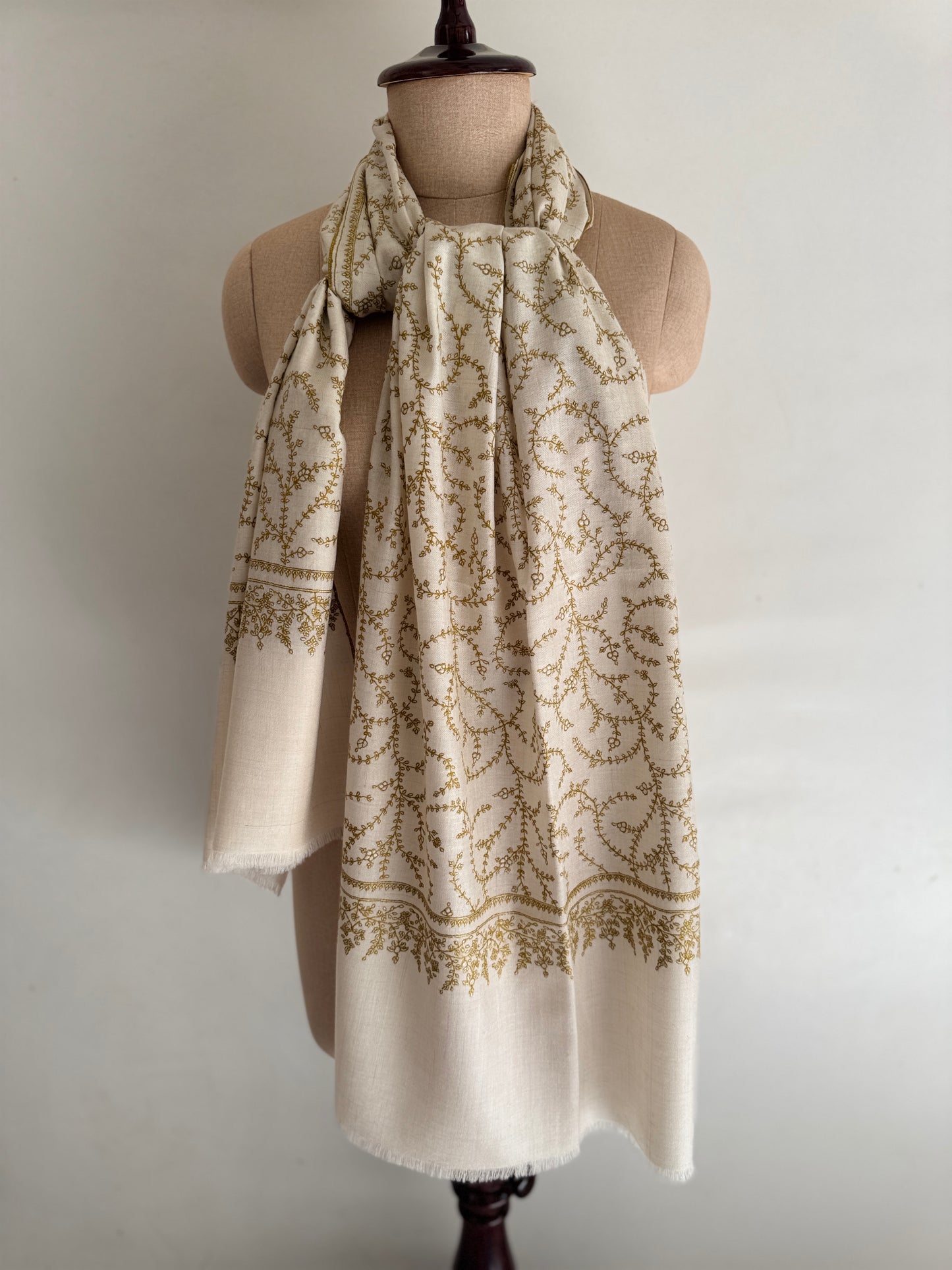 Sozni Ivory Hand Embroidery Pashmina stole