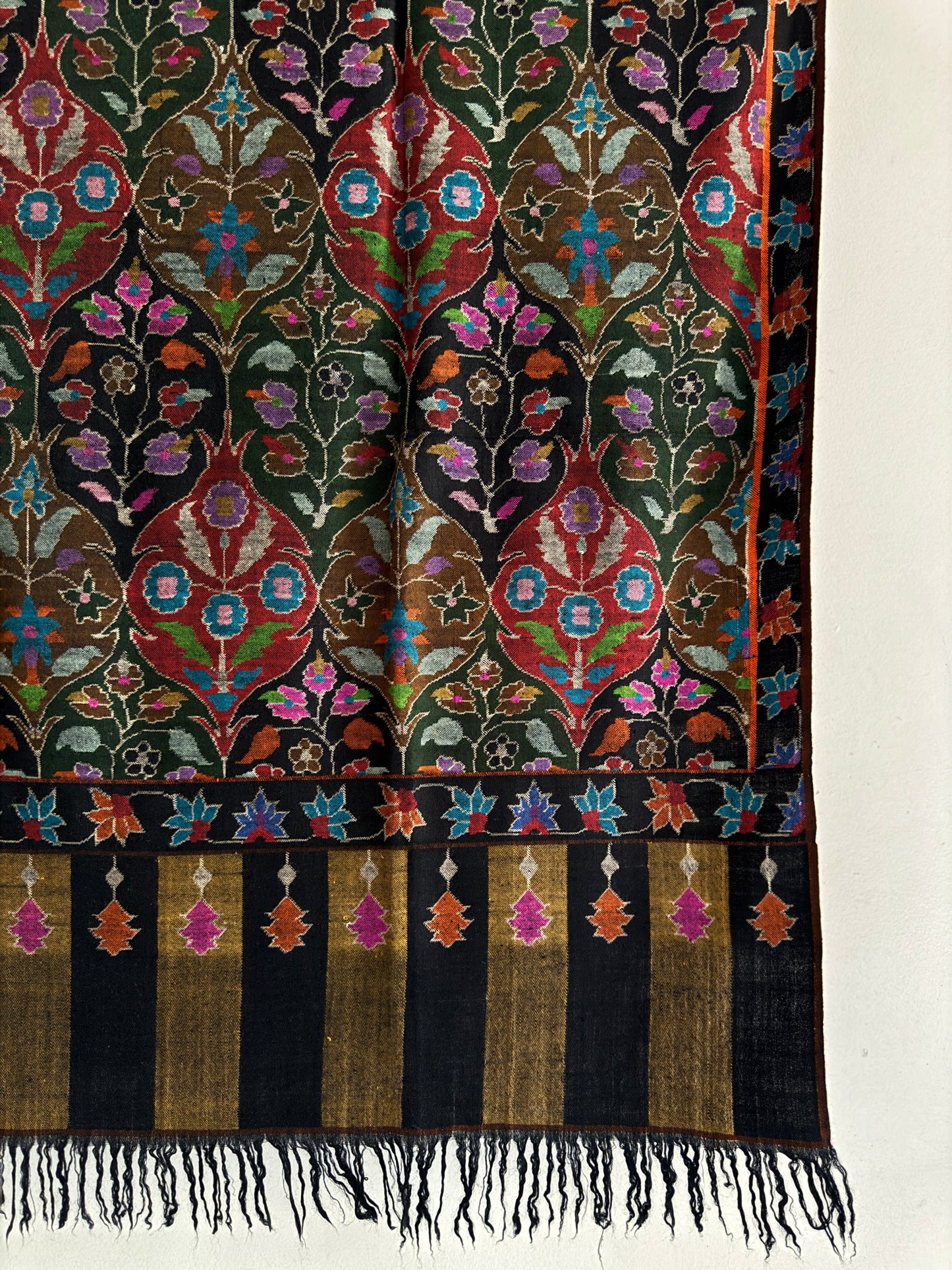 Kani Gulzar Jamawar Hand Woven Pashmina Large Shawl Black