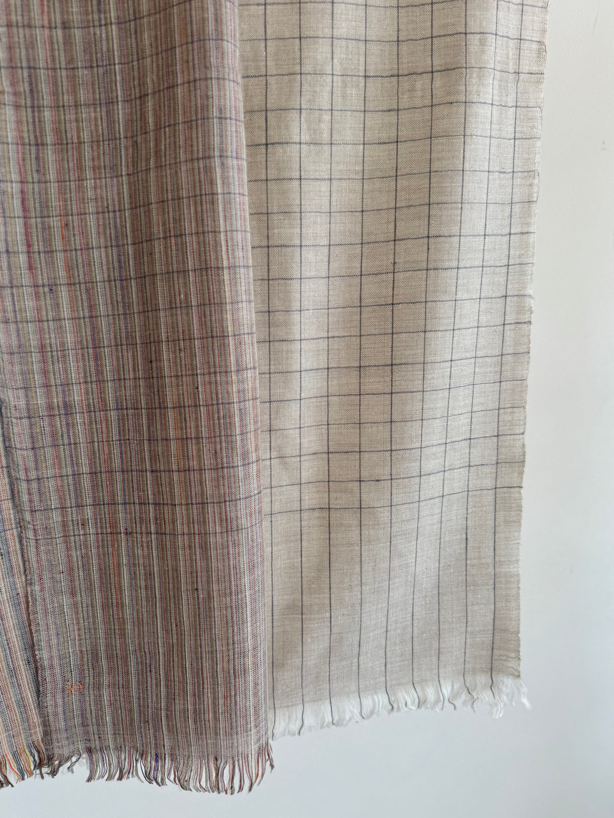 Pashmina Handloom woven check shawl size 100 x 200 Cm