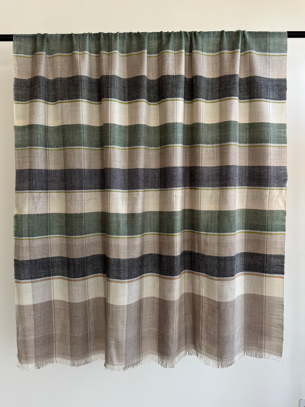 Pashmina Handloom woven check shawl size 100 x 200 Cm