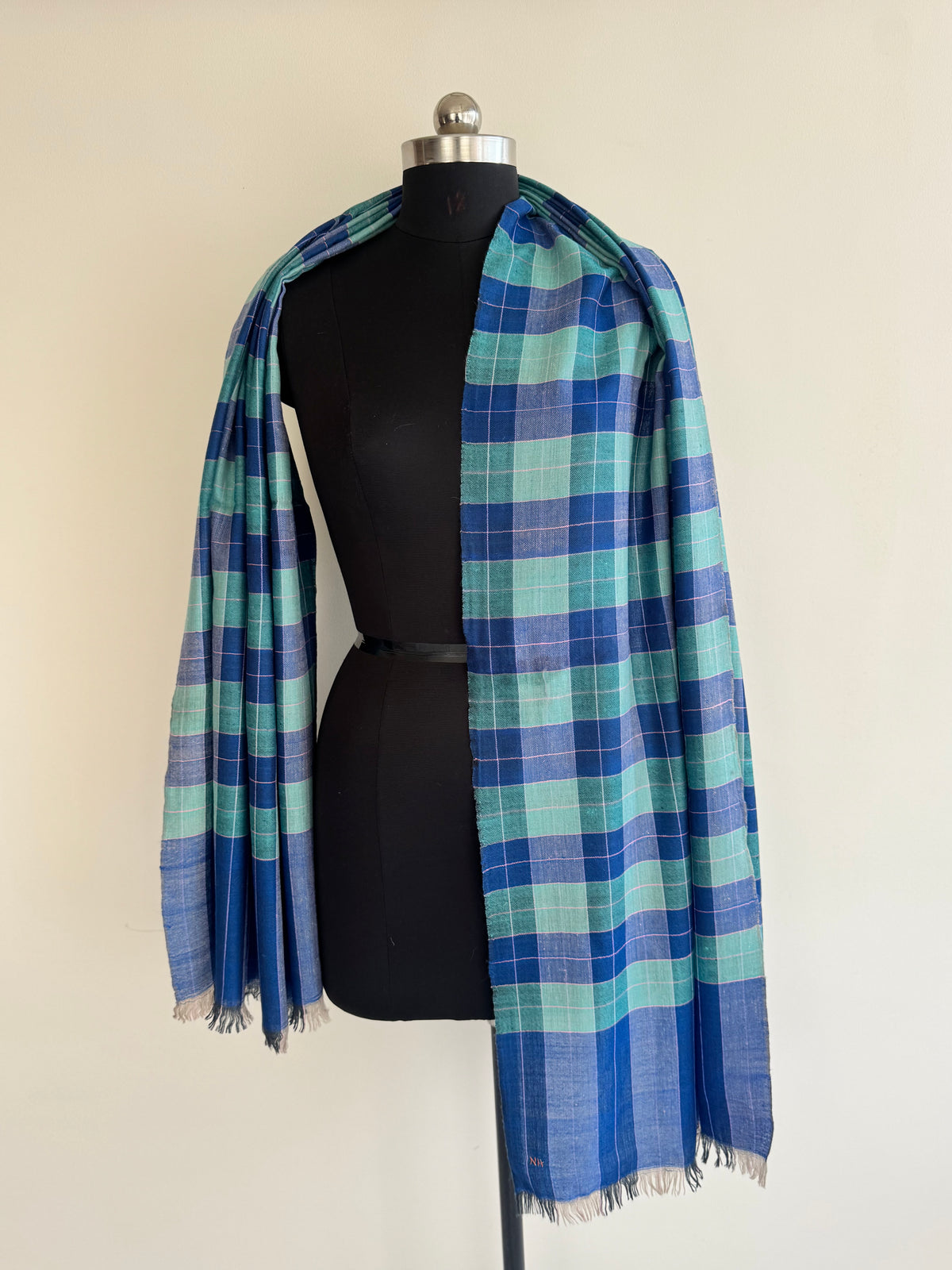 Pashmina Handloom woven check shawl size 100 x 200 Cm