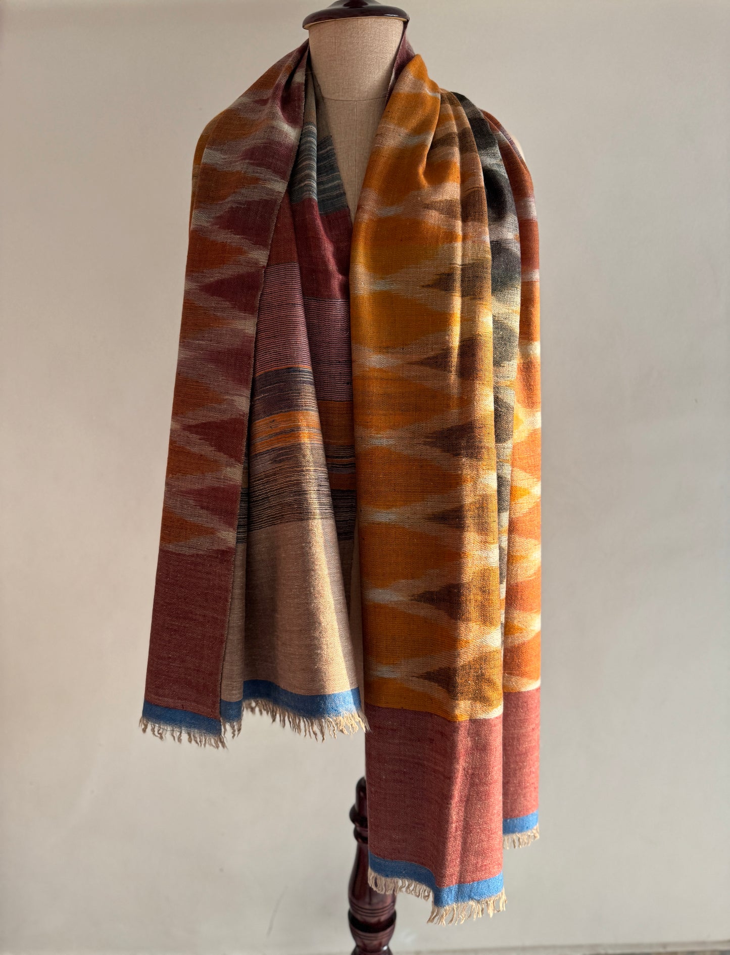 Pashmina Handloom woven Ikat Reversible shawl size 100 x 200 Cm