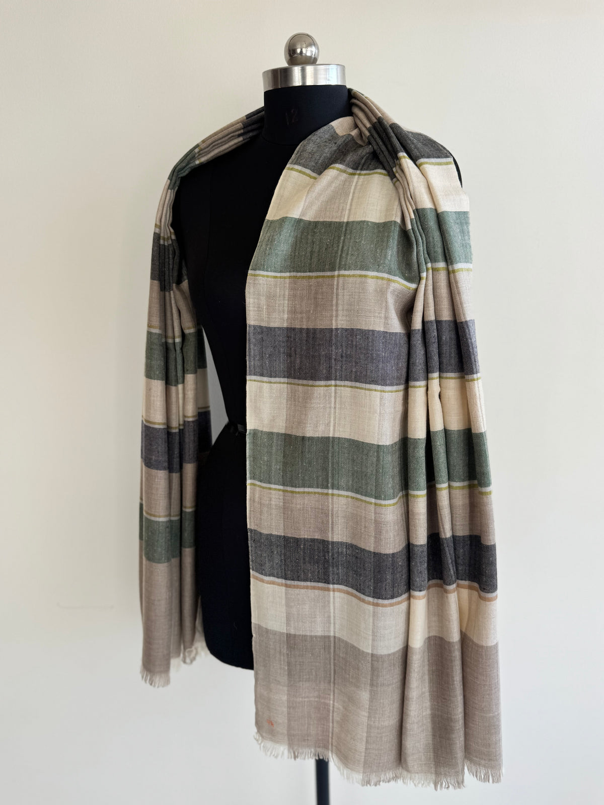 Pashmina Handloom woven check shawl size 100 x 200 Cm