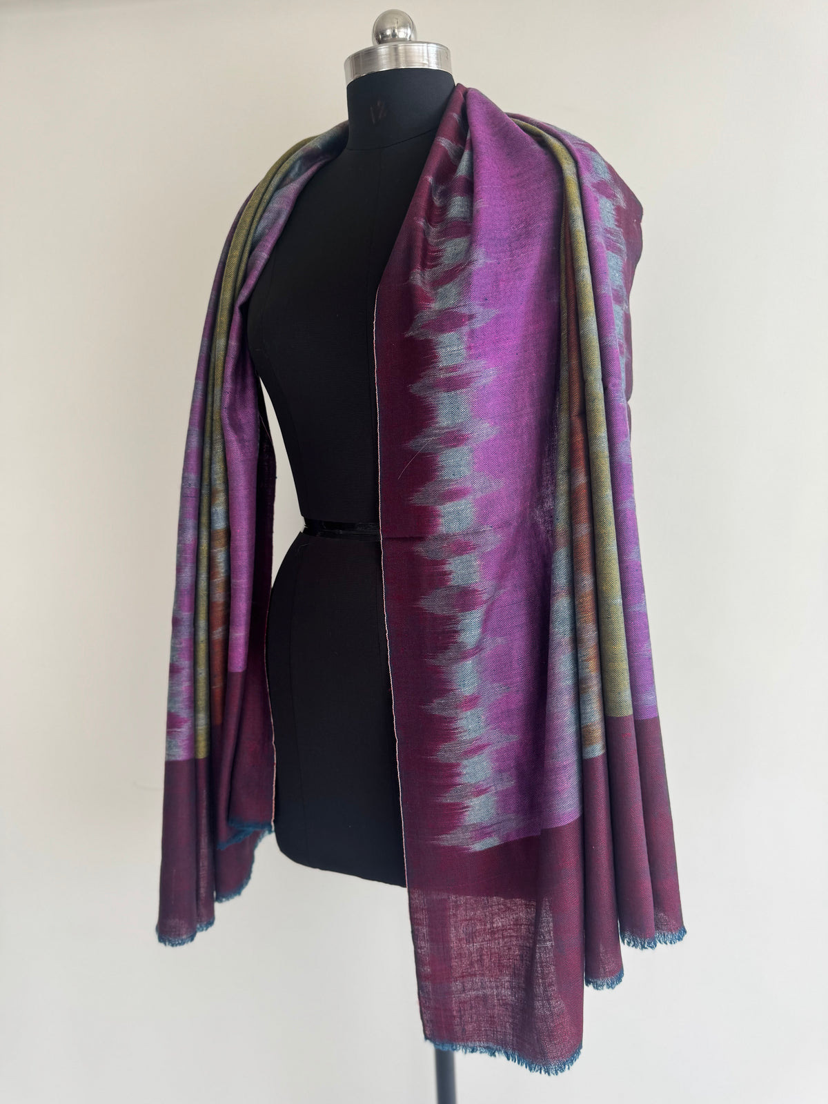 Pashmina Handloom woven ikat shawl size 100 x 200 Cm