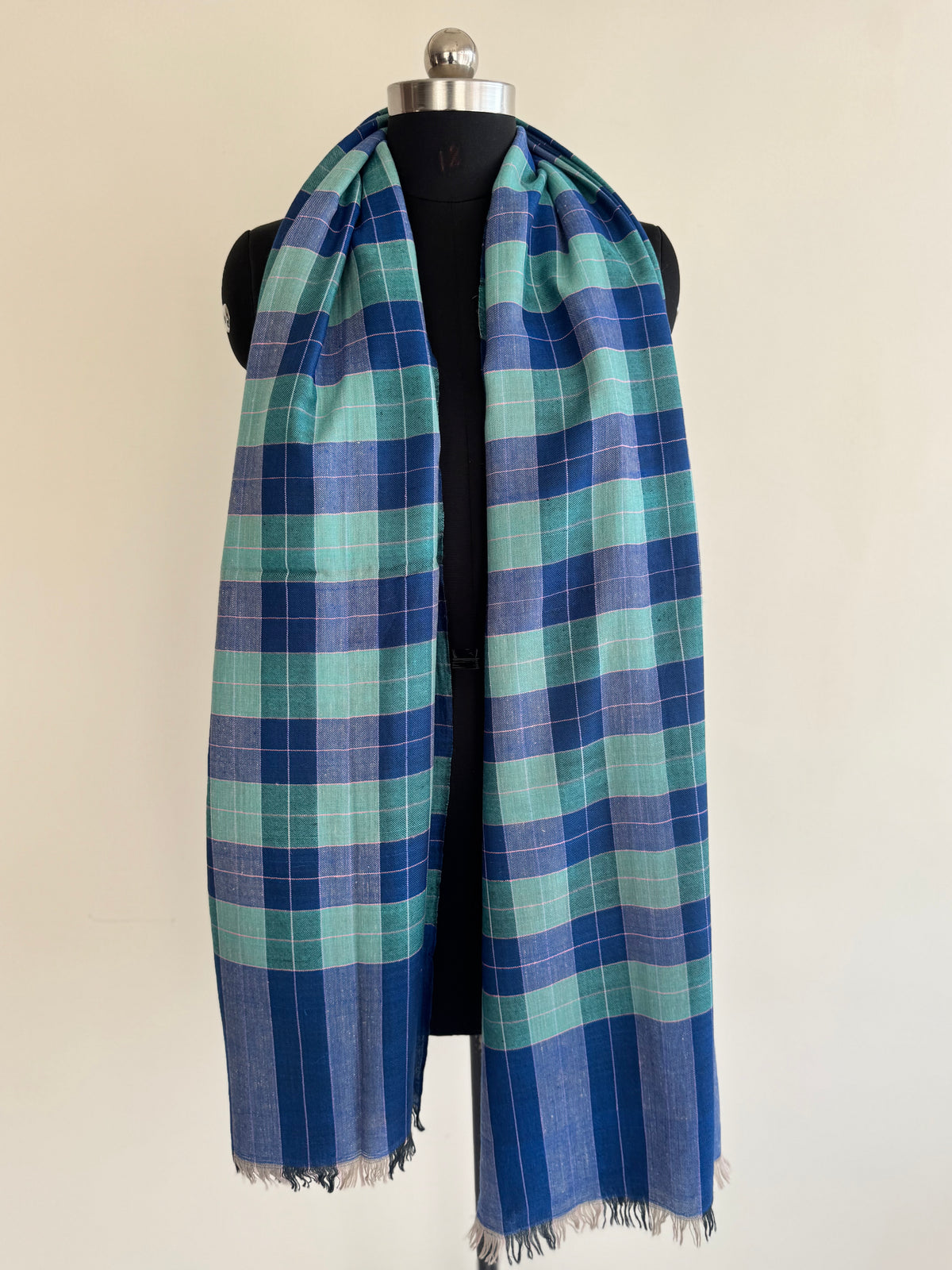 Pashmina Handloom woven check shawl size 100 x 200 Cm