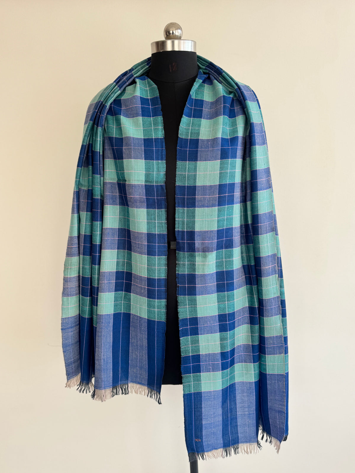 Pashmina Handloom woven check shawl size 100 x 200 Cm