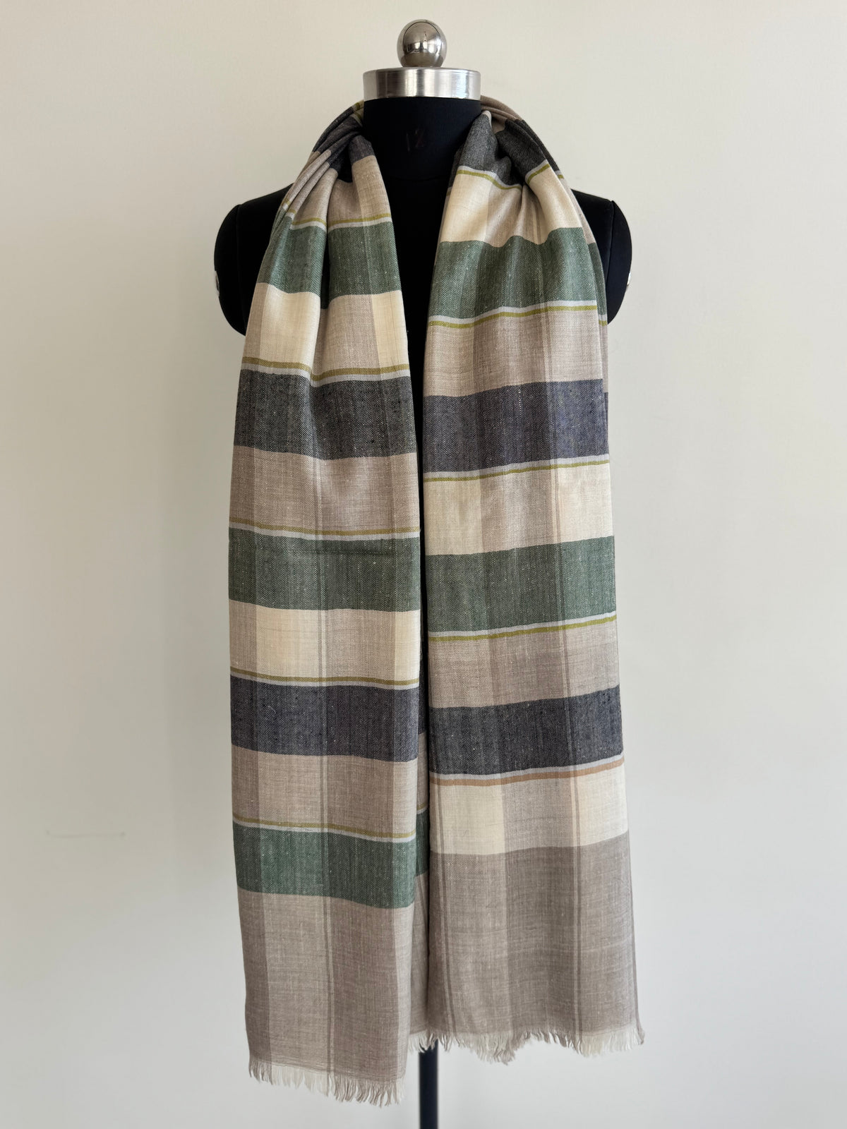 Pashmina Handloom woven check shawl size 100 x 200 Cm