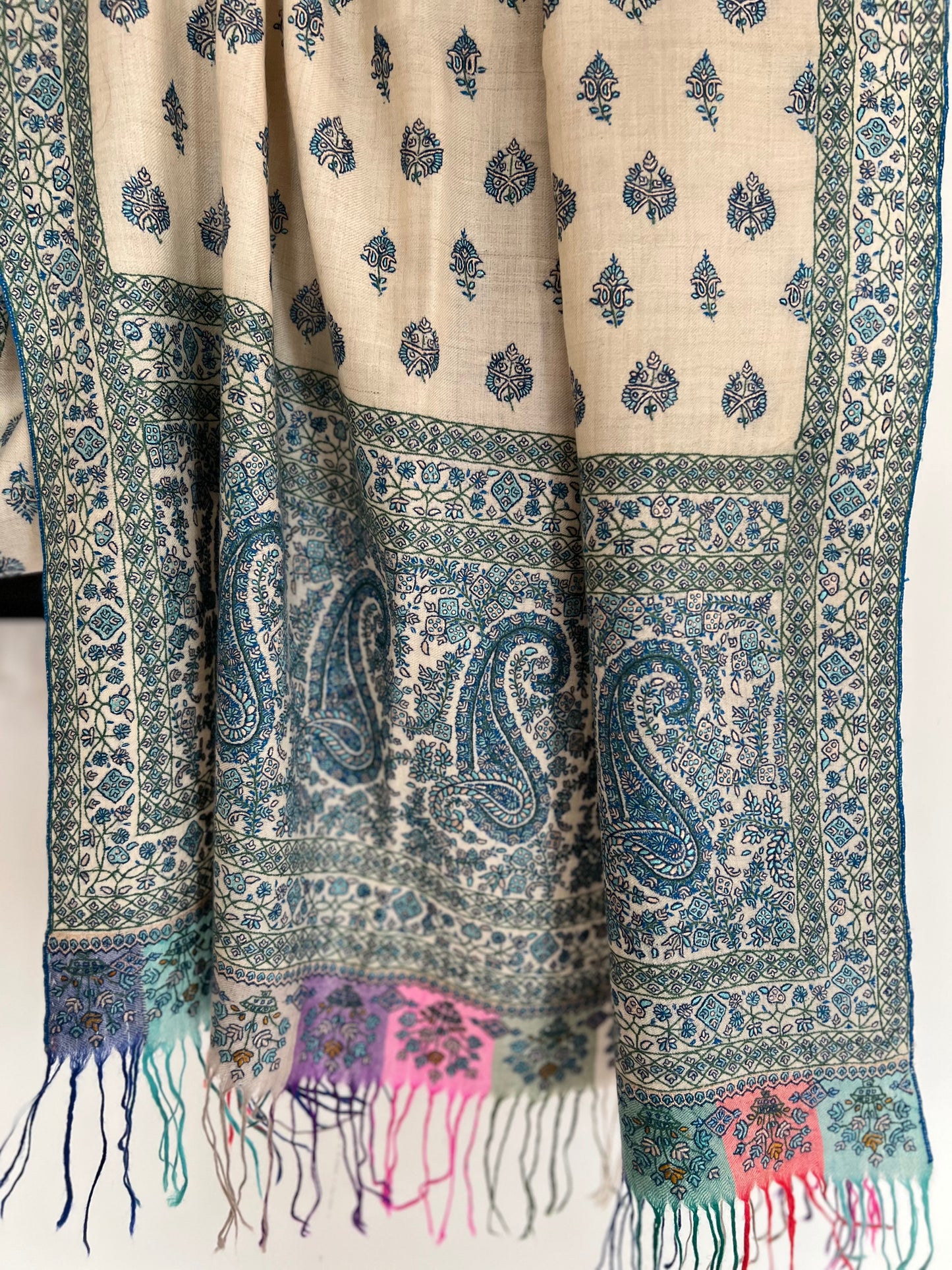 Timeless Sozni Hand embroidery on Ivory Pure Pashmina Shawl