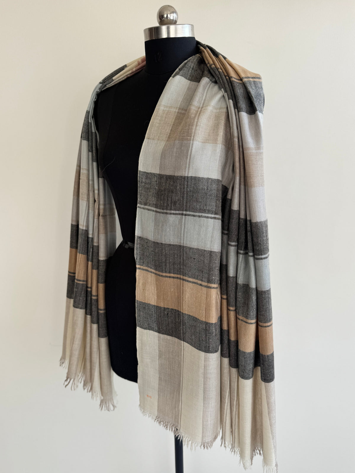 Pashmina Handloom woven check shawl size 100 x 200 Cm