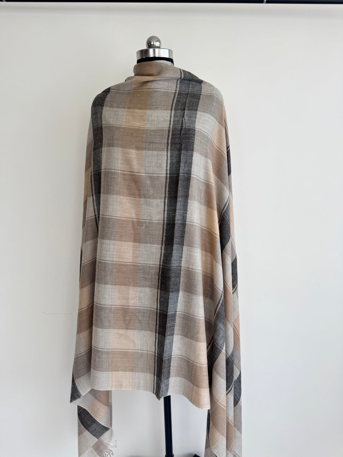 Pashmina Handloom woven check shawl size 100 x 200 Cm