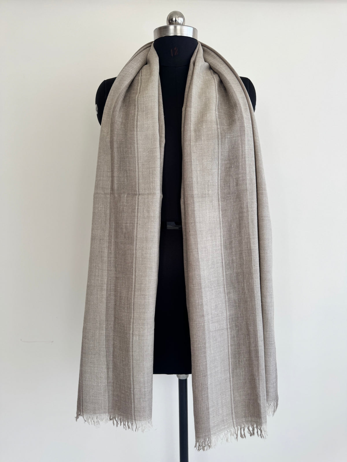 Pashmina Handloom woven check shawl size 100 x 200 Cm