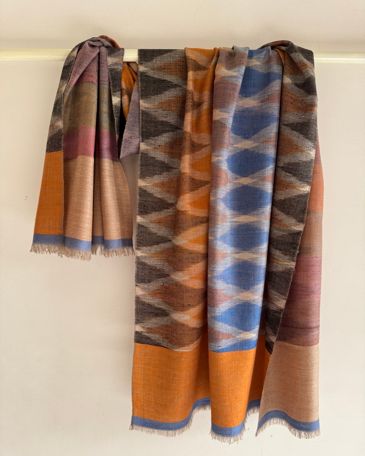 Pashmina Handloom woven Ikat Reversible shawl size 100 x 200 Cm