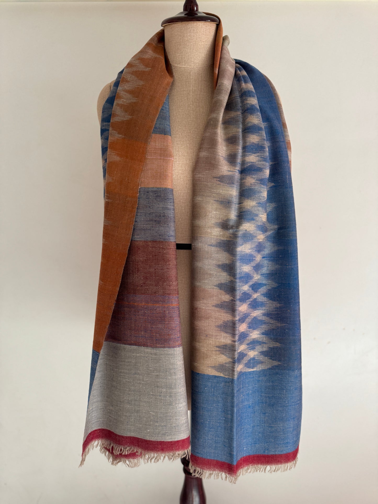 Pashmina Handloom woven Ikat Reversible shawl size 100 x 200 Cm