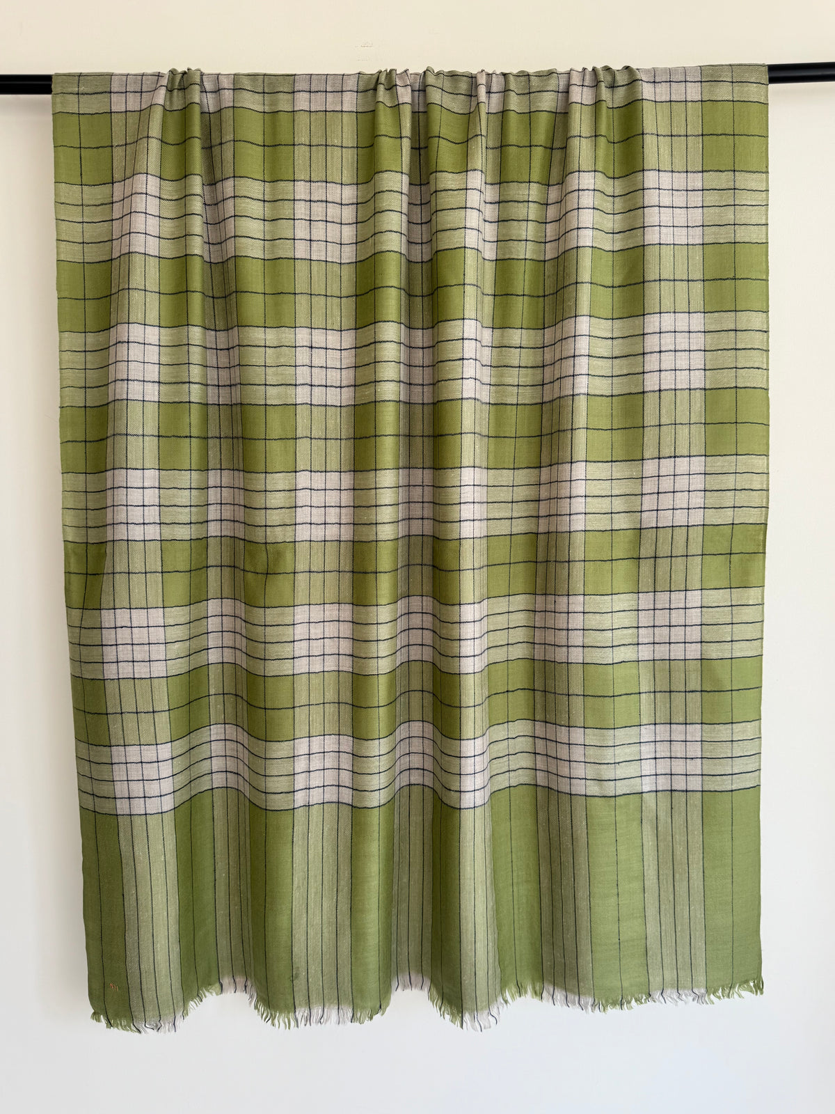 Pashmina Handloom woven check shawl size 100 x 200 Cm