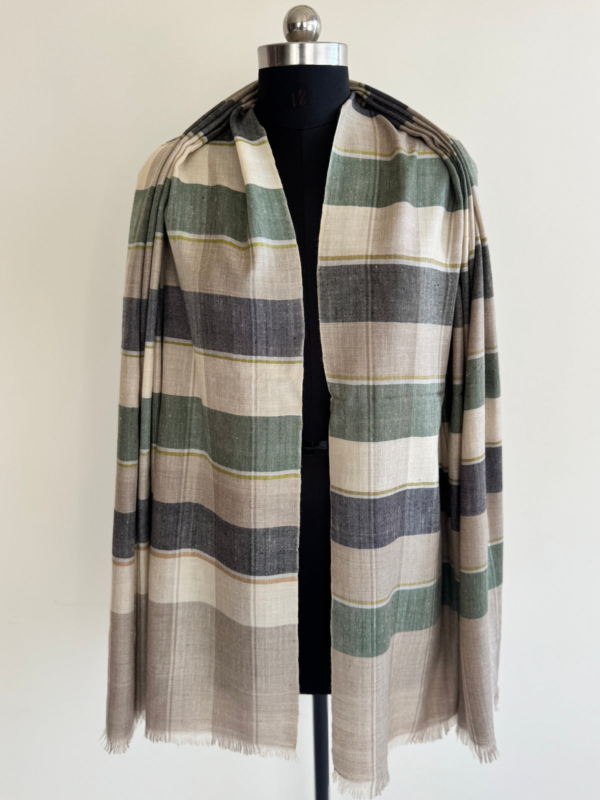Pashmina Handloom woven check shawl size 100 x 200 Cm