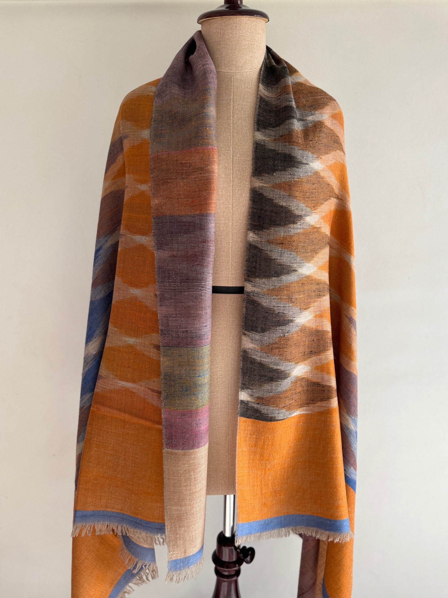 Pashmina Handloom woven Ikat Reversible shawl size 100 x 200 Cm