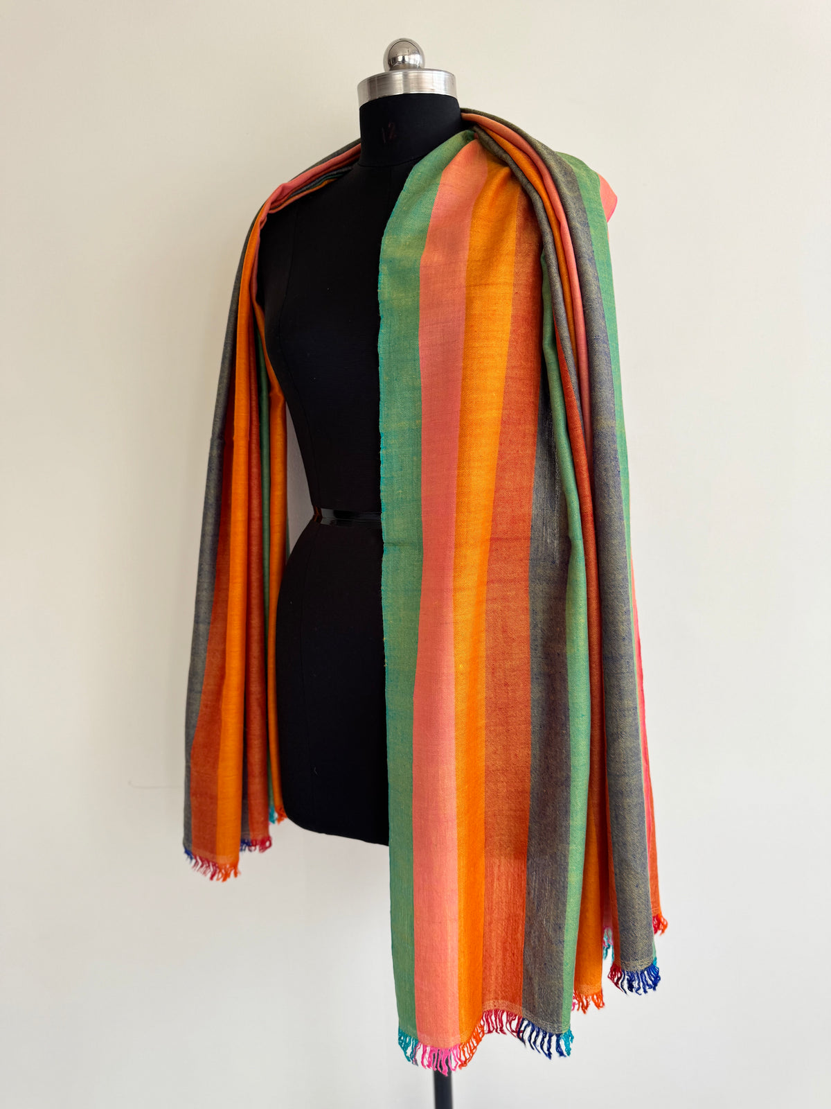 Pashmina Handloom woven check shawl size 100 x 200 Cm