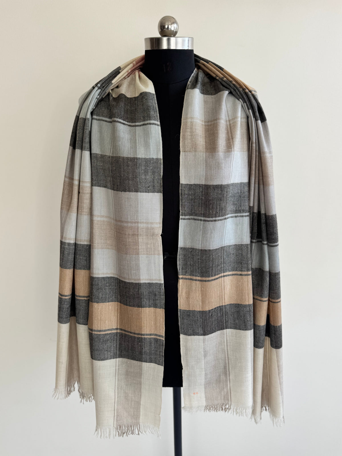 Pashmina Handloom woven check shawl size 100 x 200 Cm